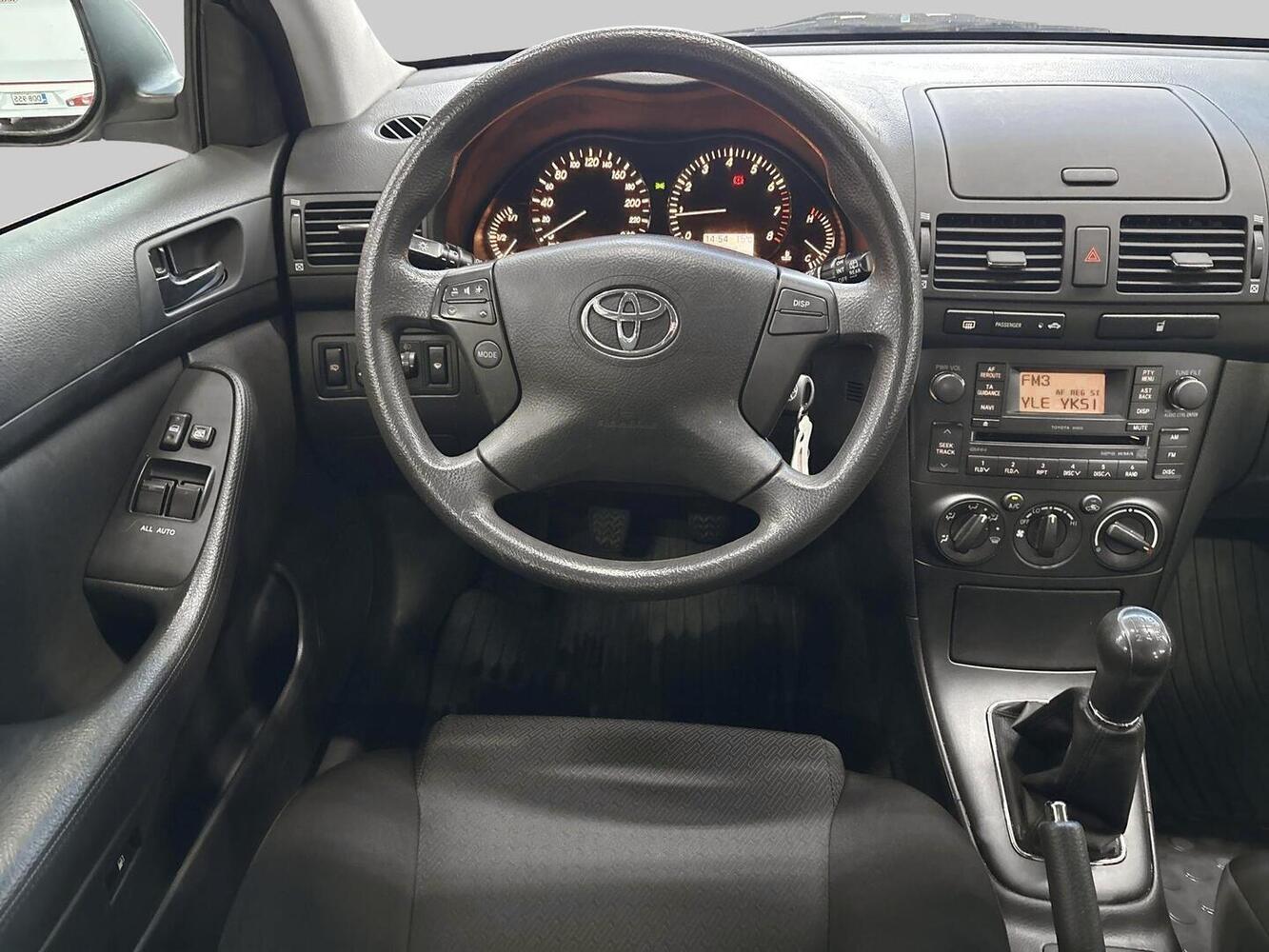 Toyota Avensis vaihtoauto