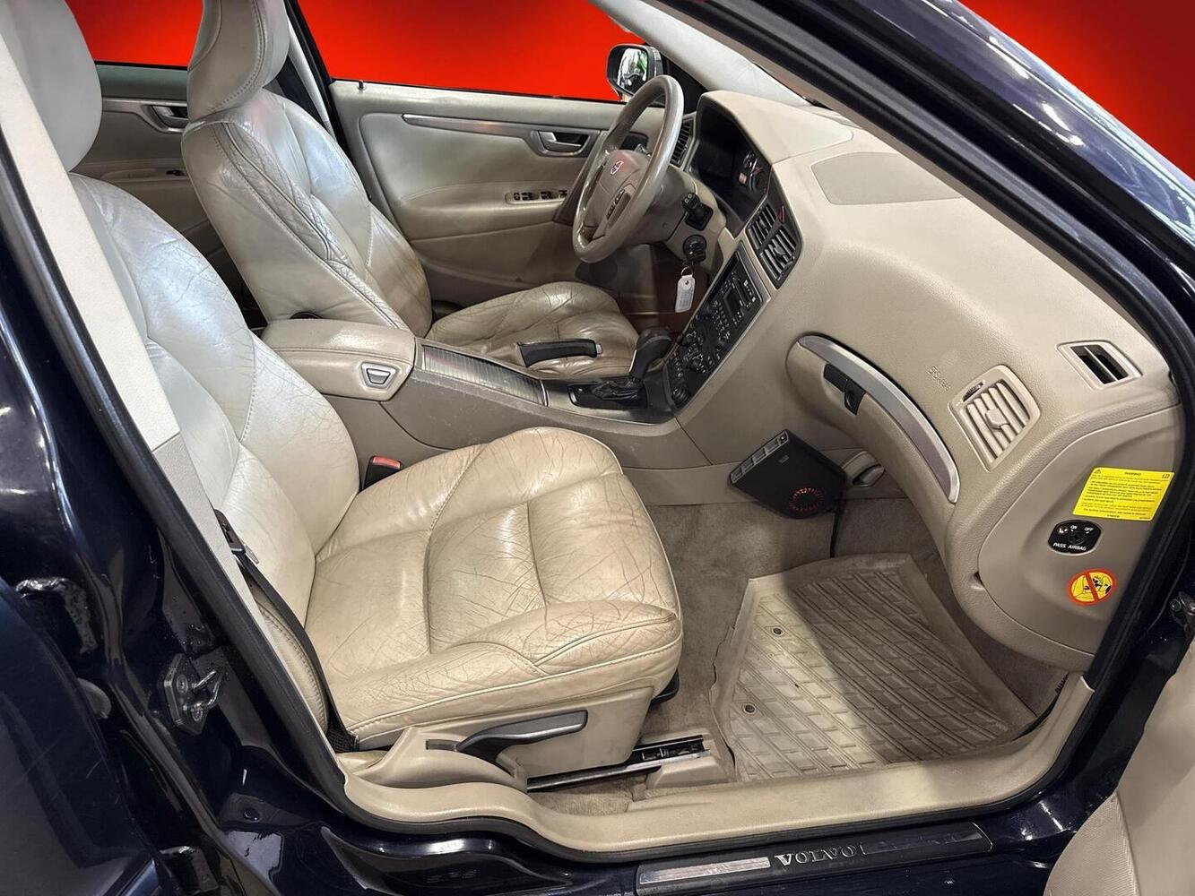 Volvo V70 vaihtoauto