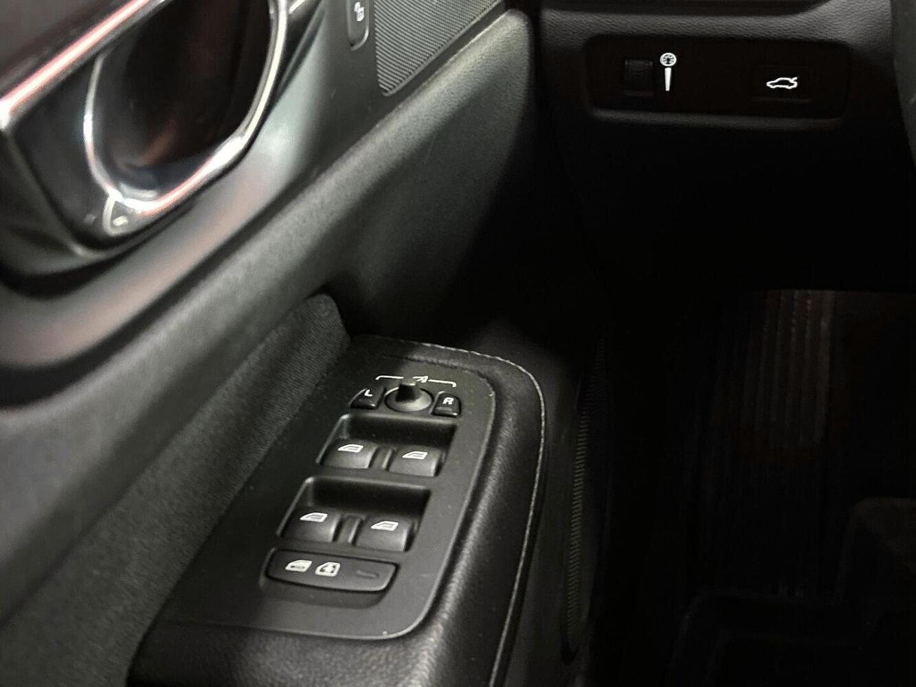 Volvo V60 Cross Country vaihtoauto