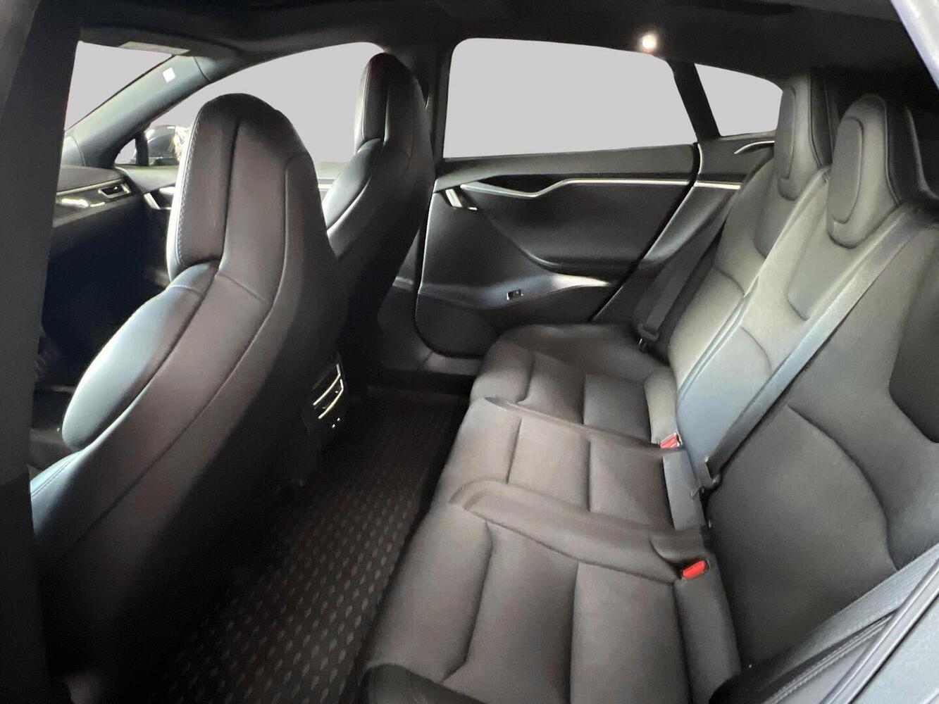 Tesla Model S vaihtoauto