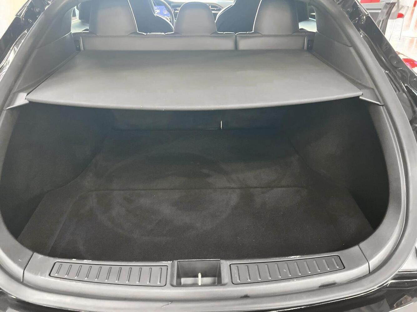 Tesla Model S vaihtoauto