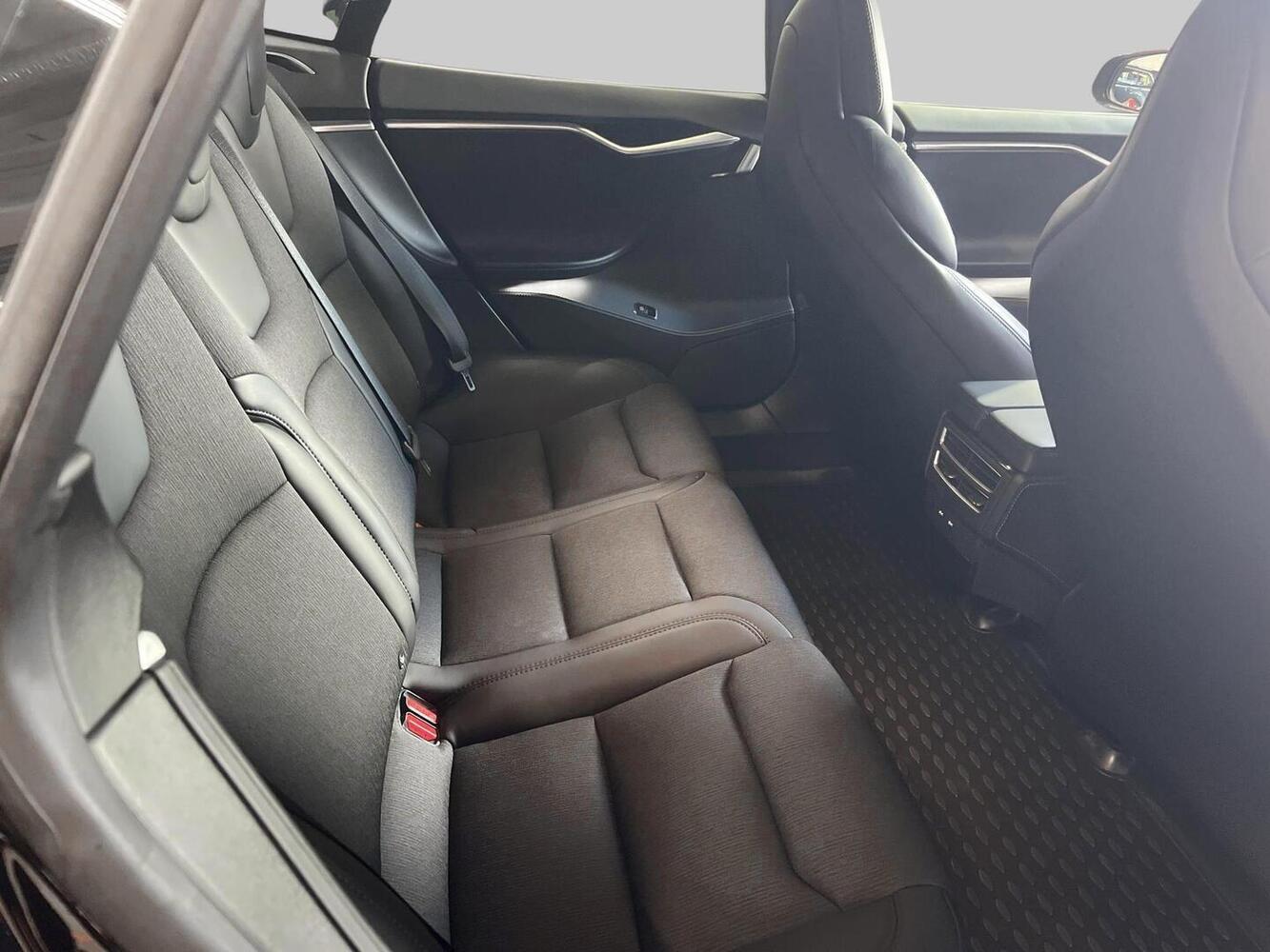 Tesla Model S vaihtoauto