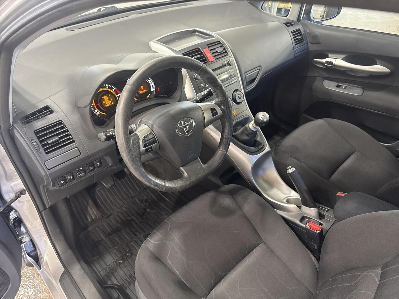 Toyota Auris vaihtoauto