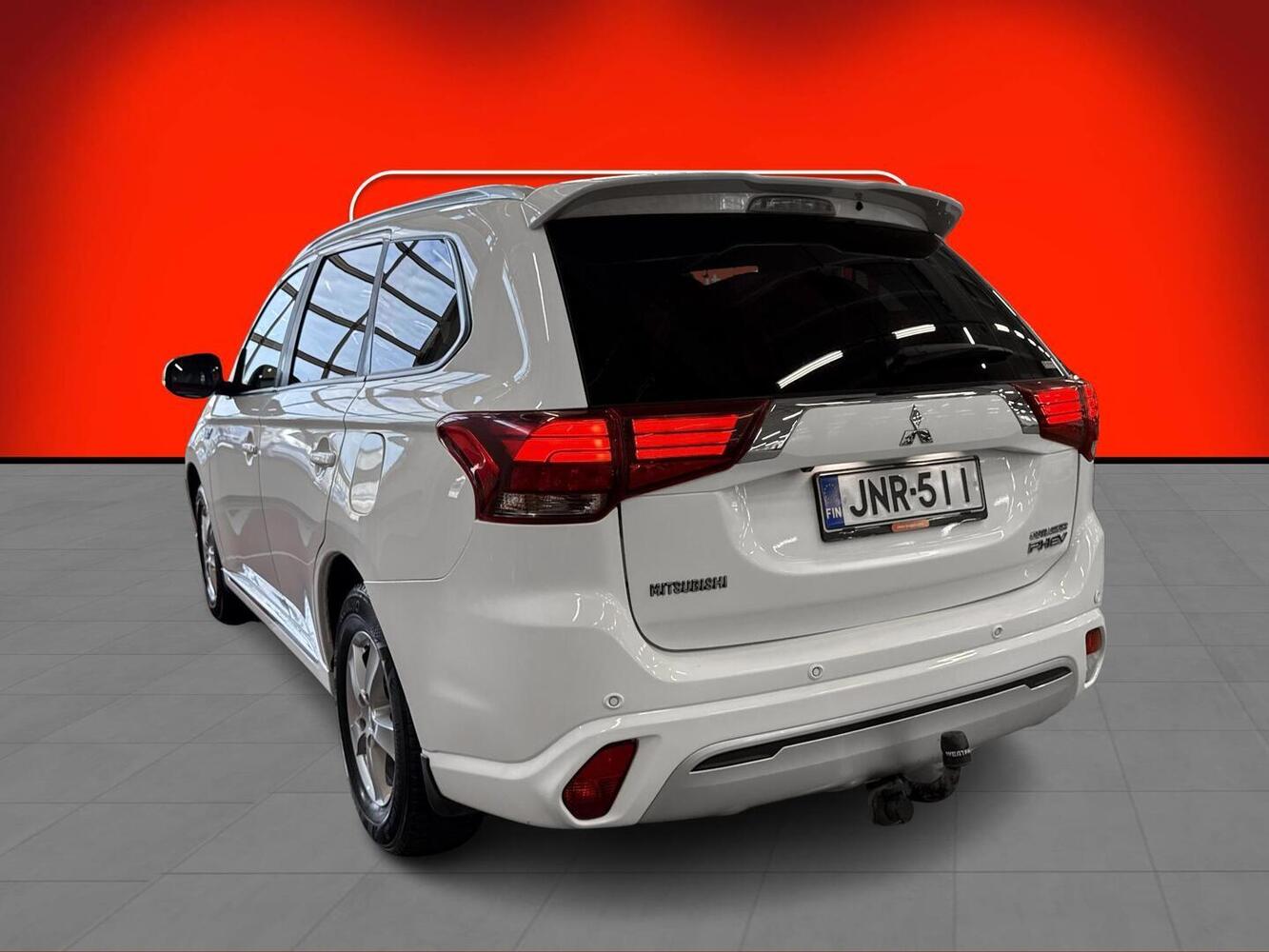Mitsubishi Outlander PHEV vaihtoauto