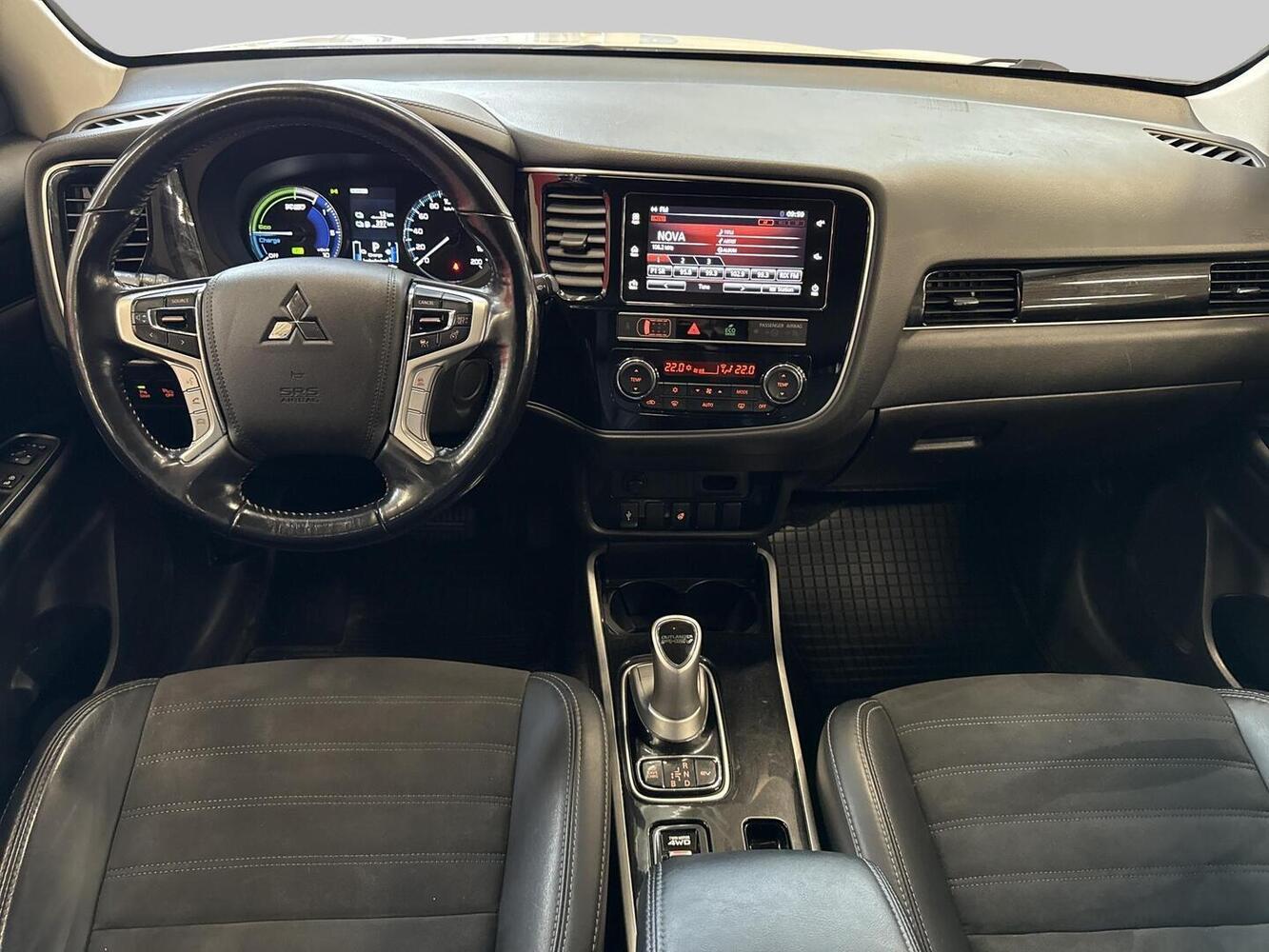 Mitsubishi Outlander PHEV vaihtoauto