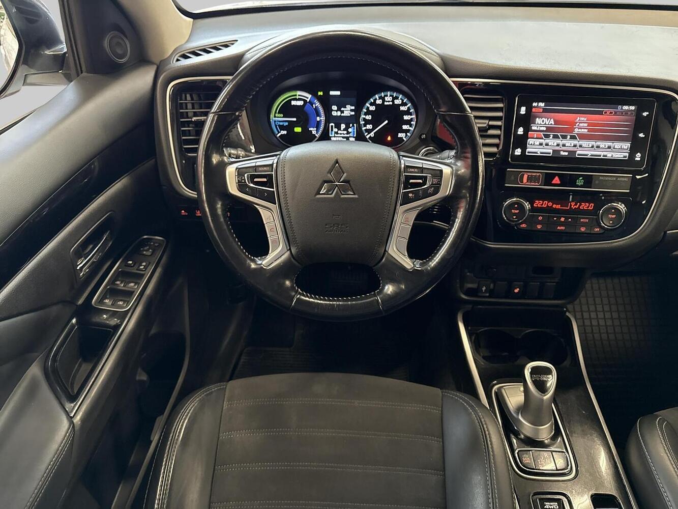 Mitsubishi Outlander PHEV vaihtoauto