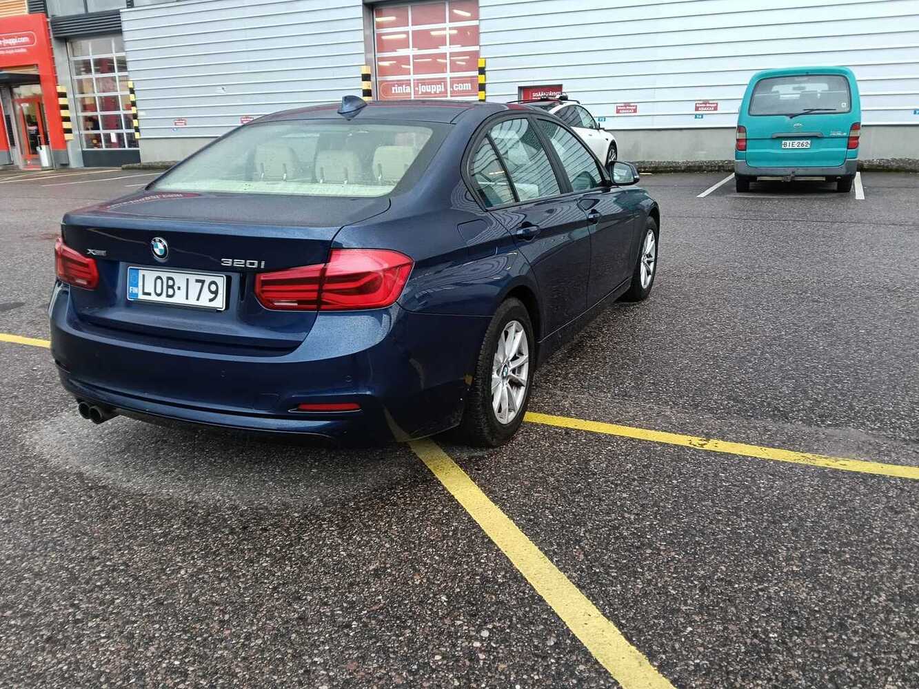 BMW 320 vaihtoauto