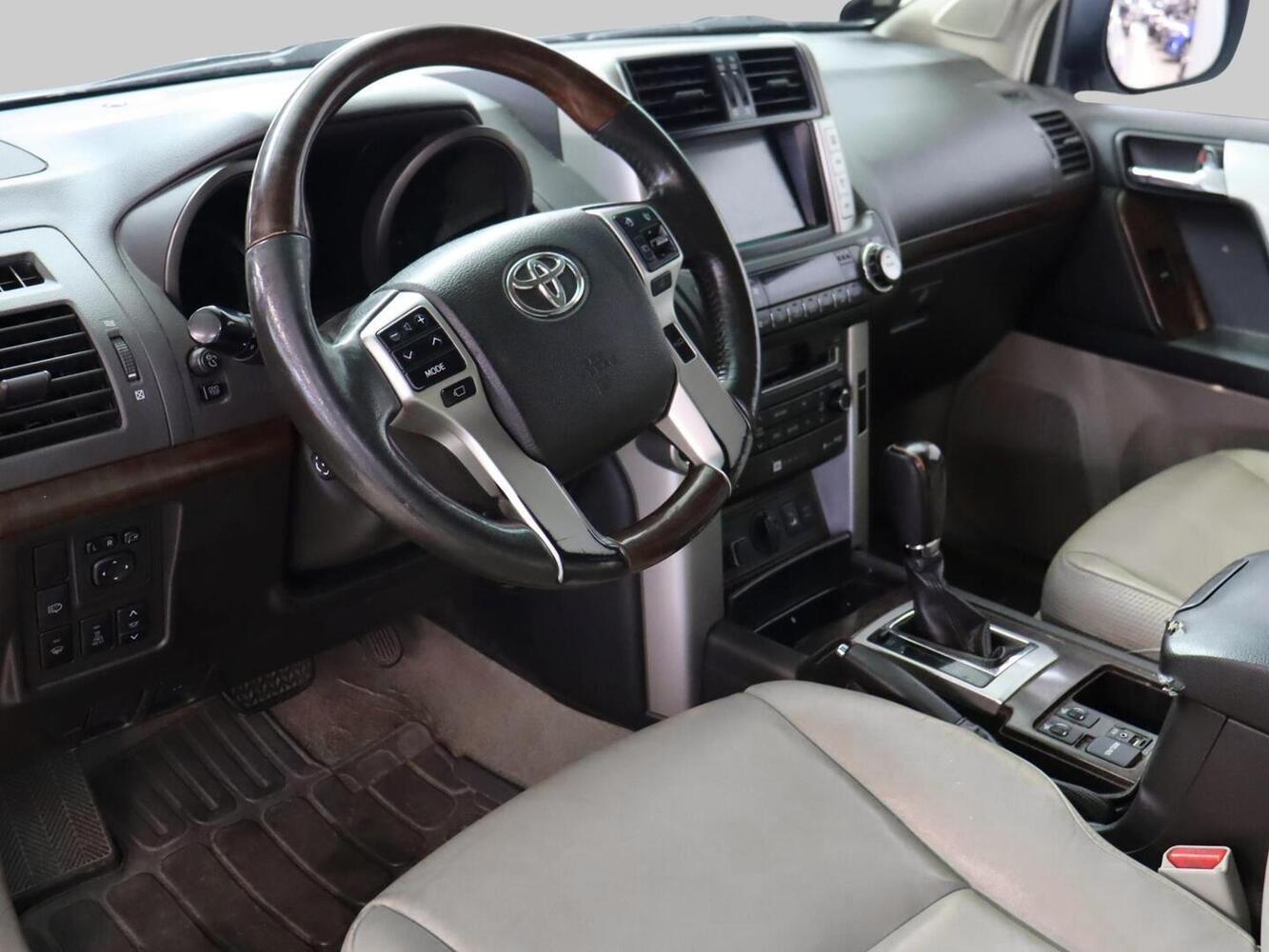 Toyota Land Cruiser vaihtoauto