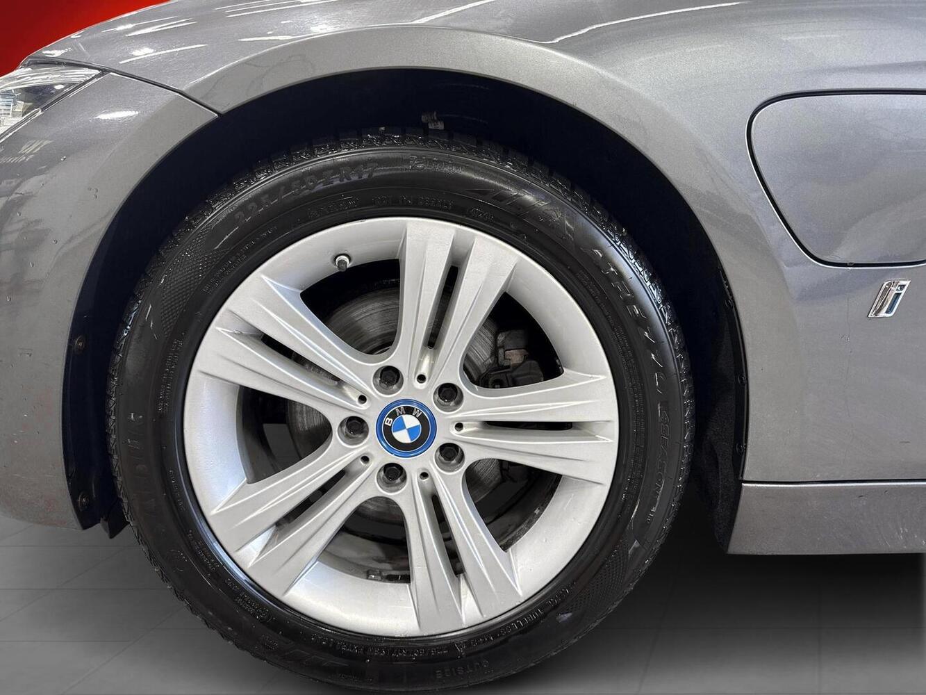 BMW 330 vaihtoauto