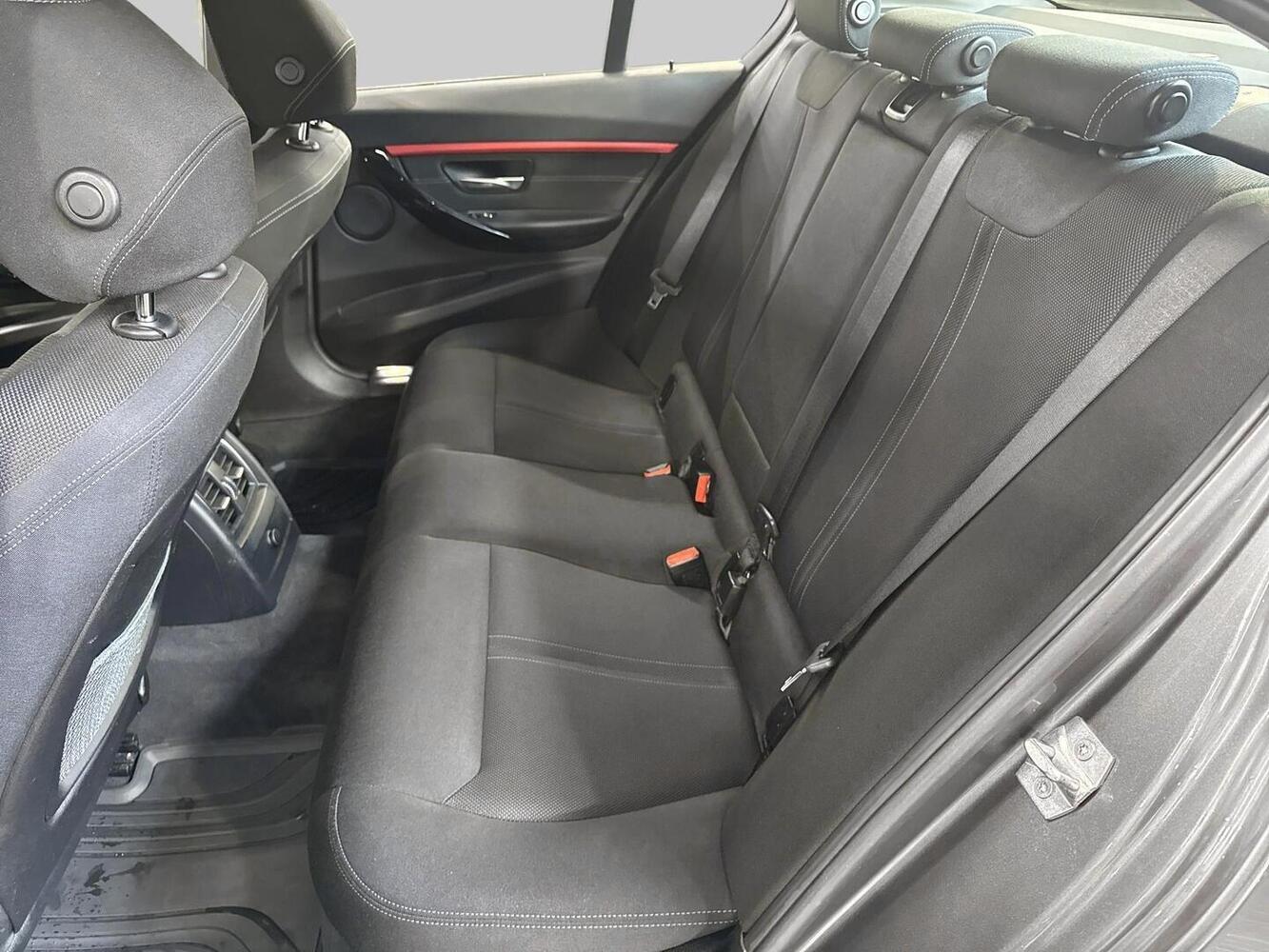 BMW 330 vaihtoauto