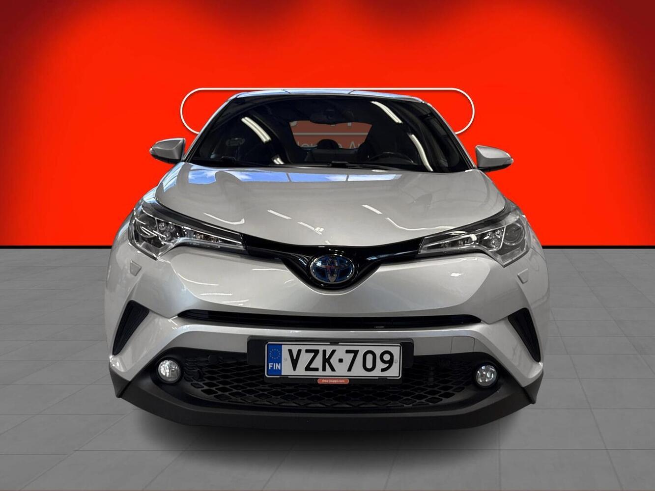 Toyota C-HR vaihtoauto