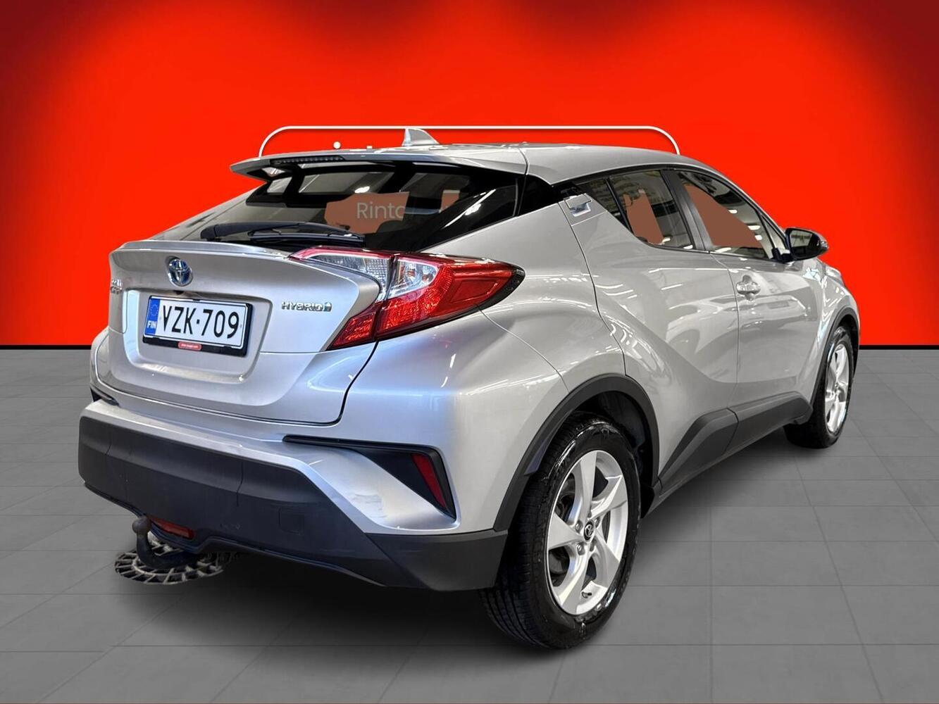 Toyota C-HR vaihtoauto