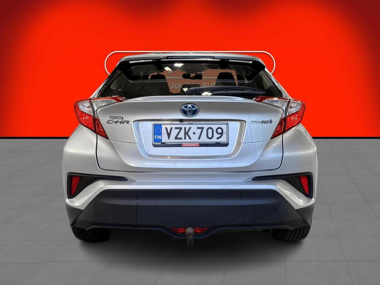 Toyota C-HR vaihtoauto