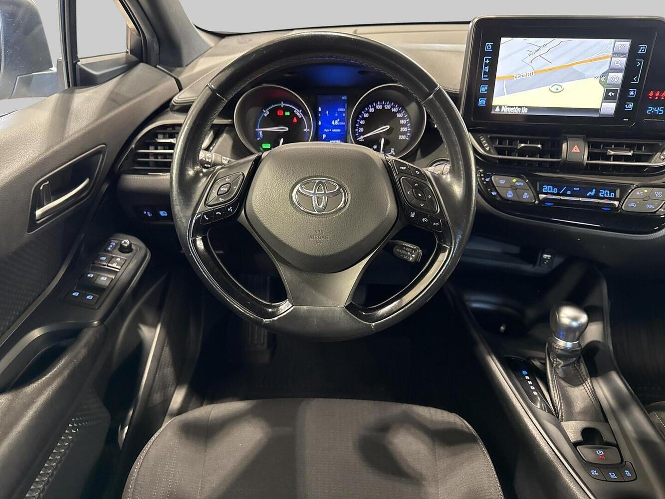 Toyota C-HR vaihtoauto