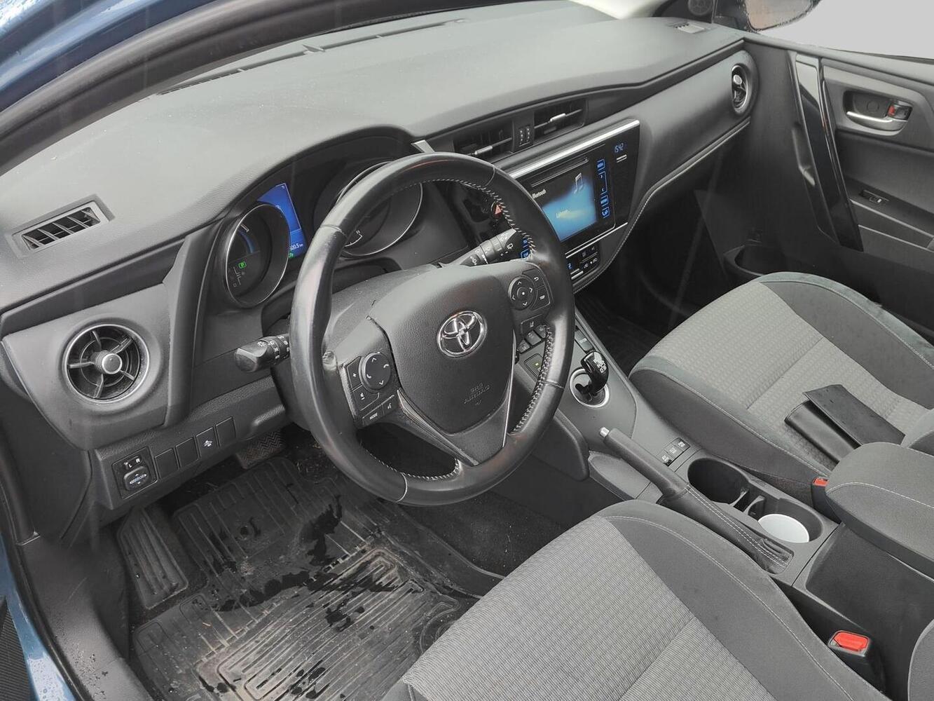 Toyota Auris vaihtoauto