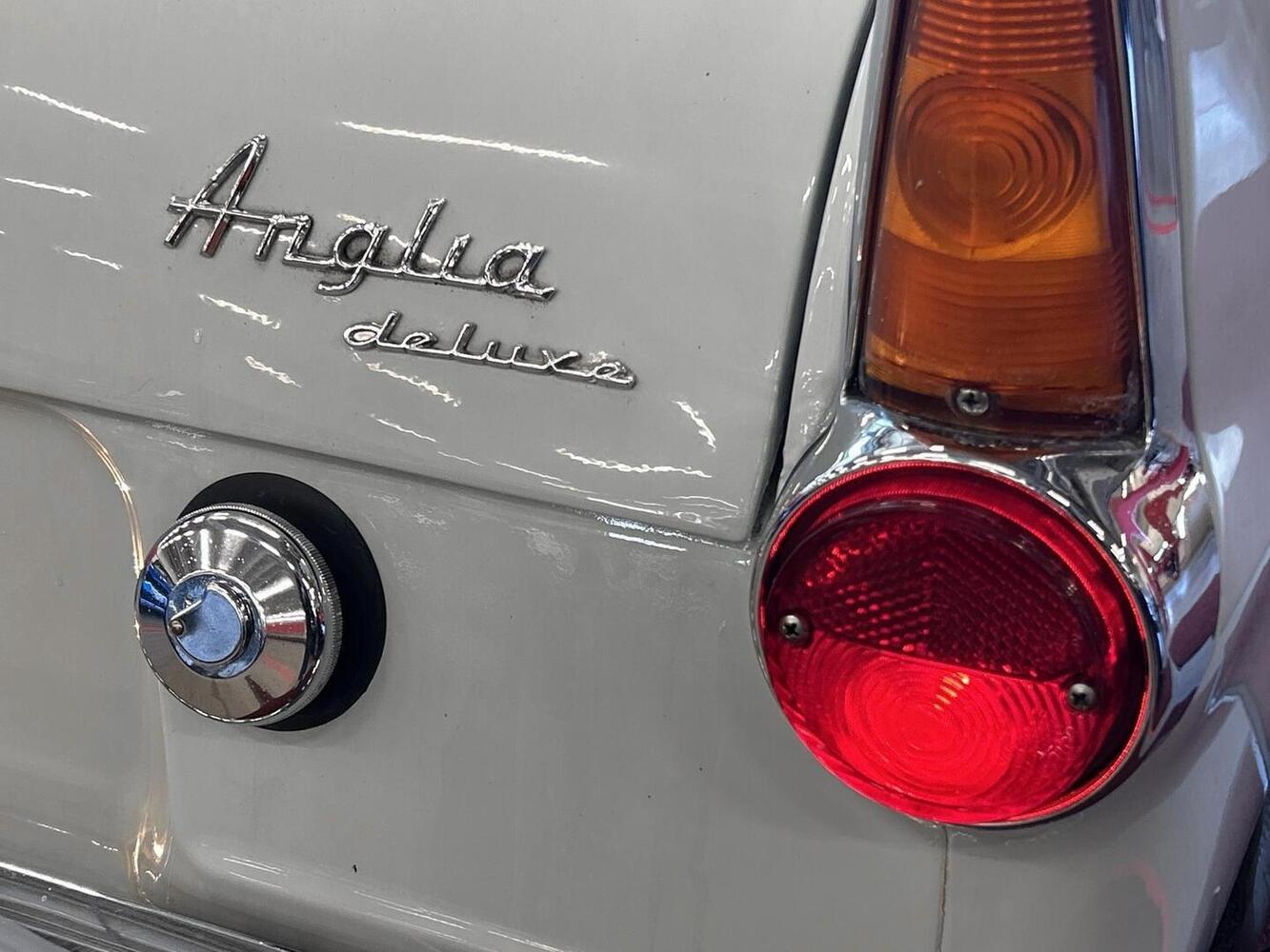 Ford Anglia vaihtoauto