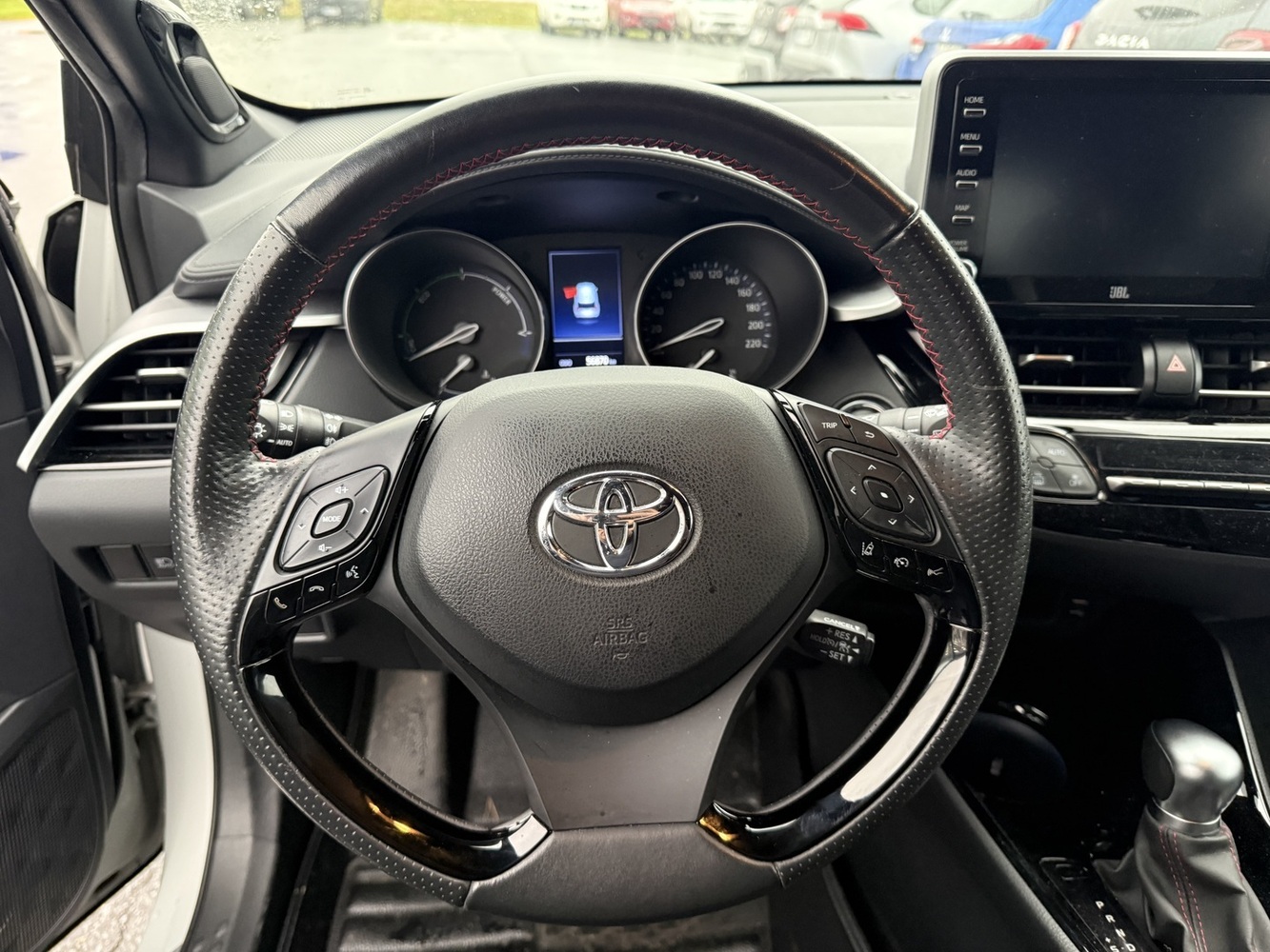 Toyota C-HR vaihtoauto