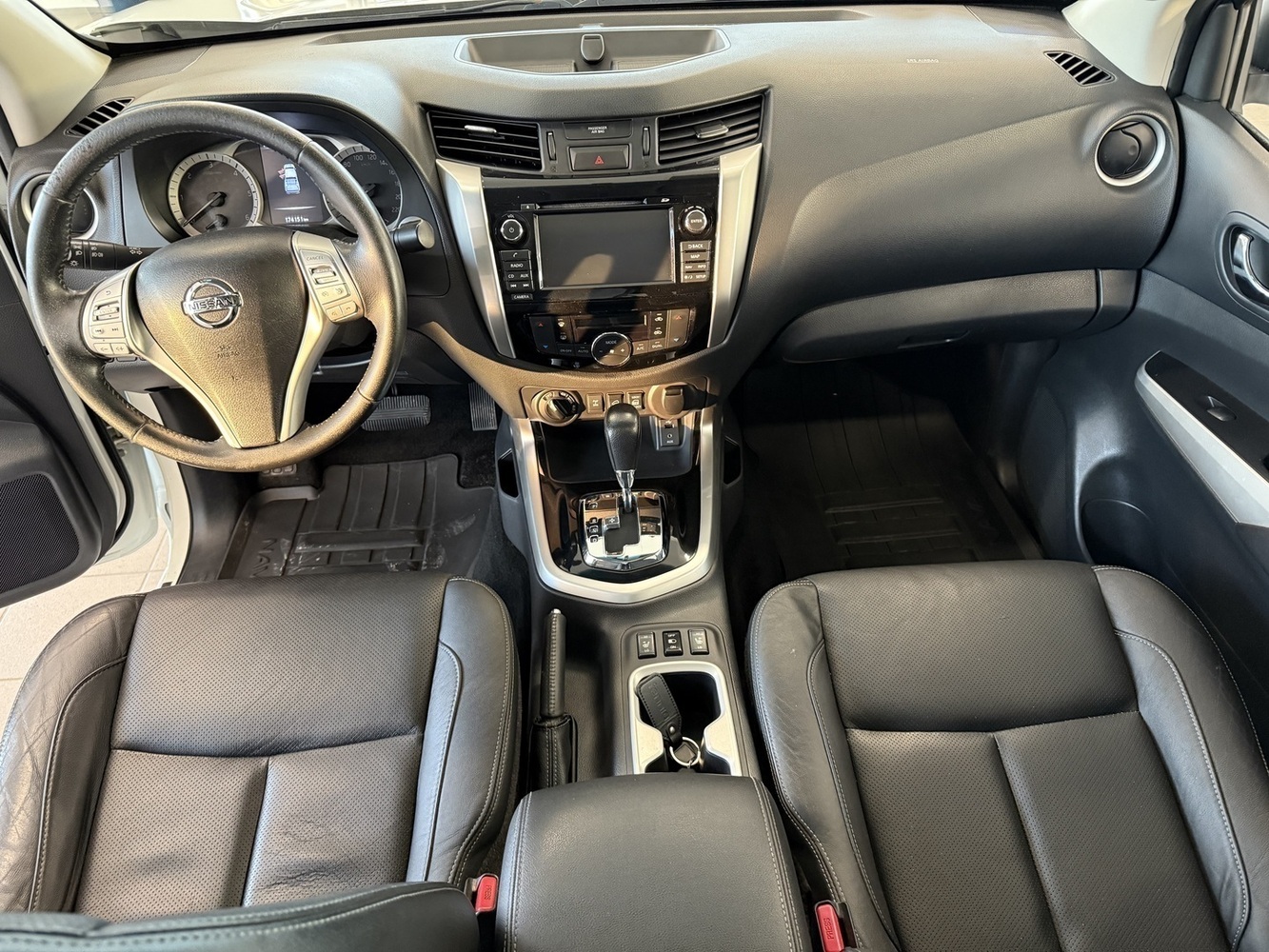 Nissan Navara vaihtoauto