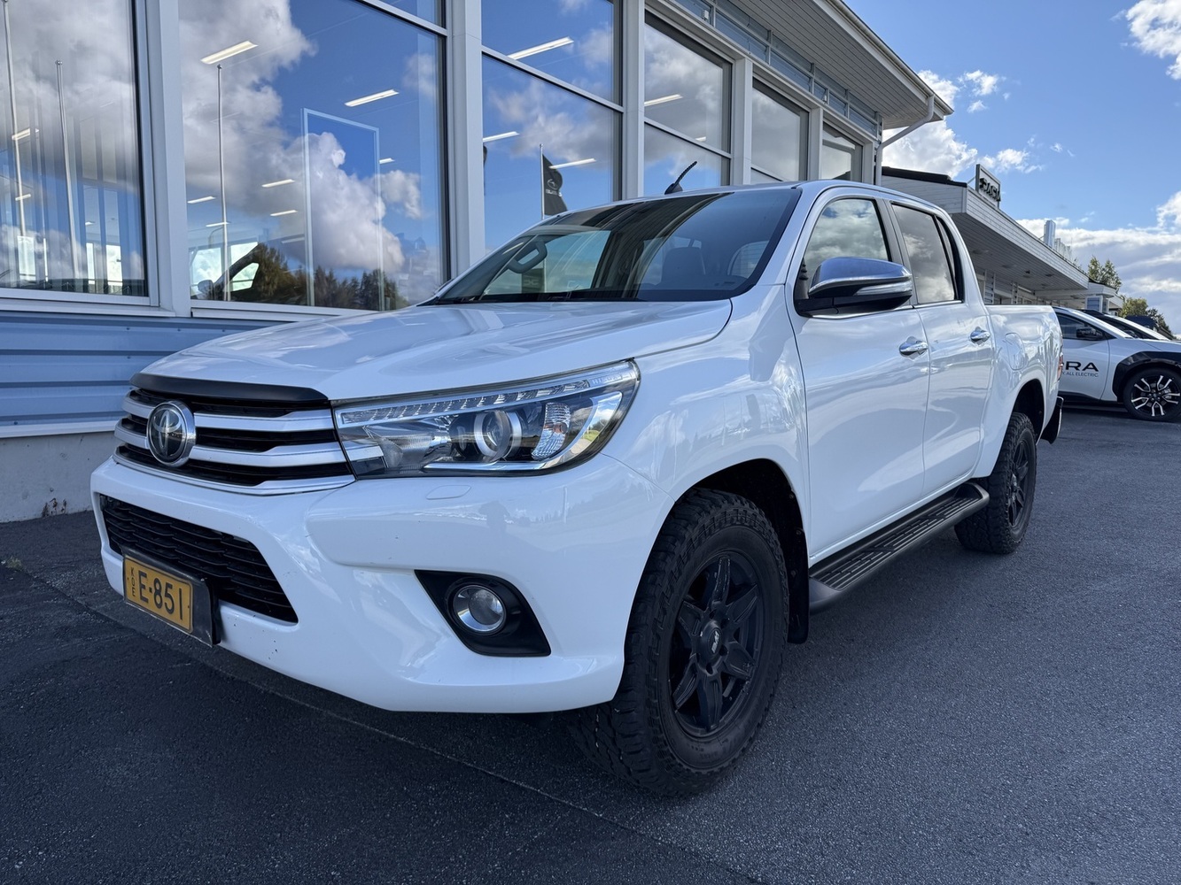 Toyota Hilux vaihtoauto