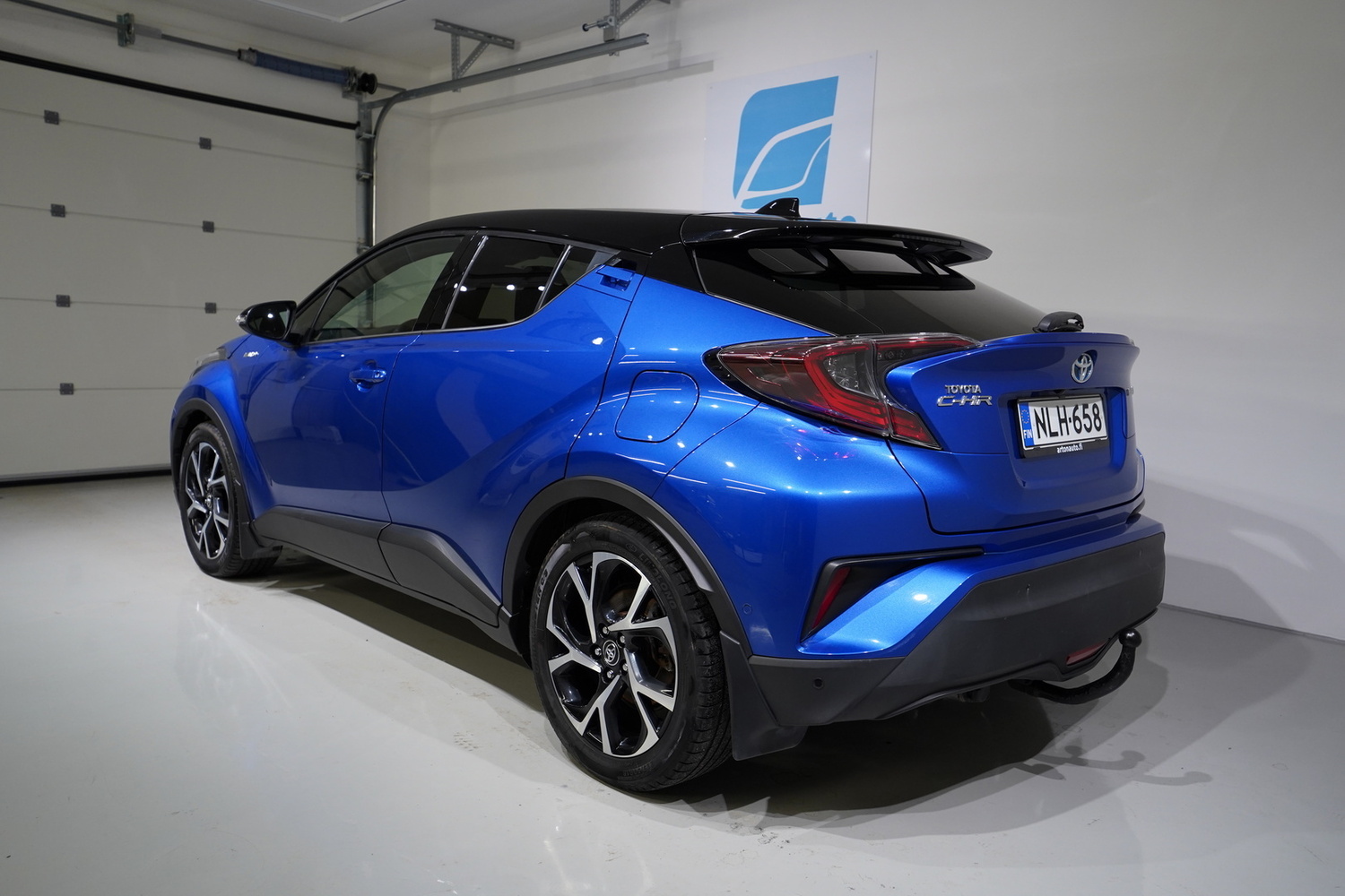 Toyota C-HR vaihtoauto