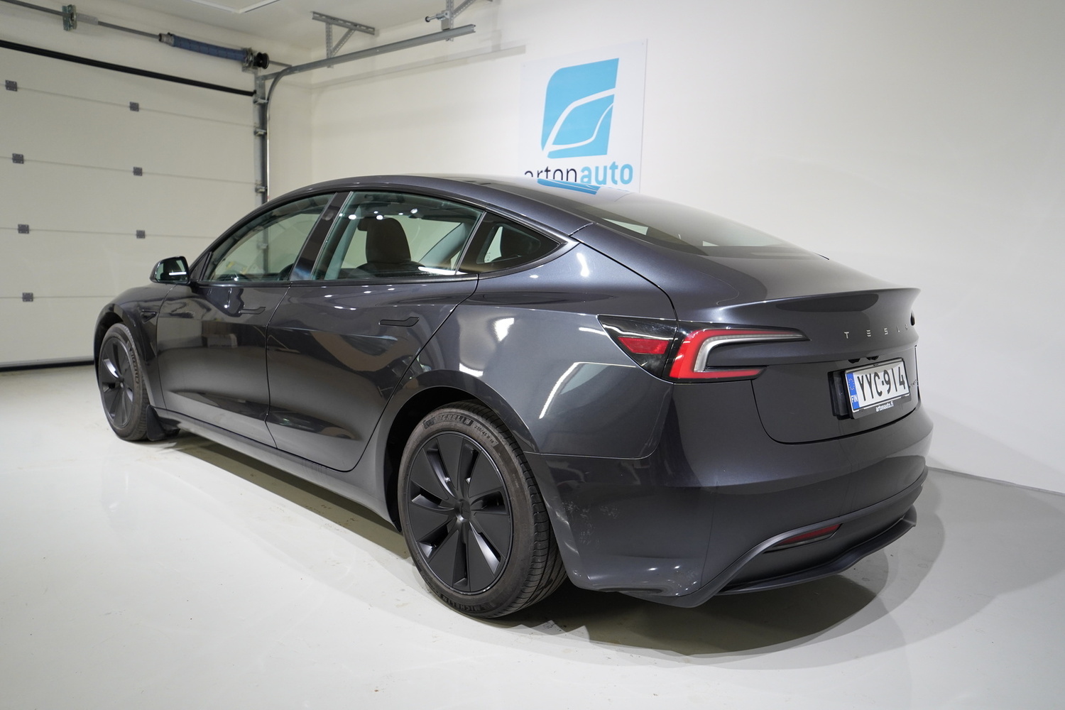 Tesla Model 3 vaihtoauto