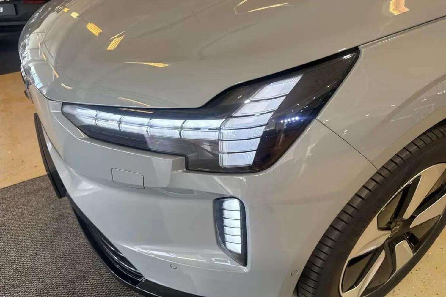 Volvo EX90 vaihtoauto