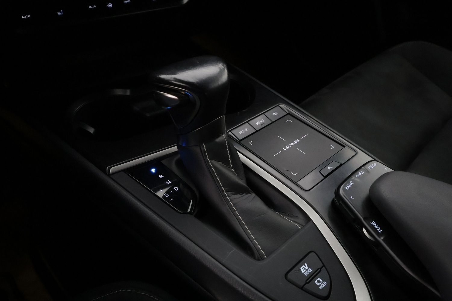Lexus UX vaihtoauto