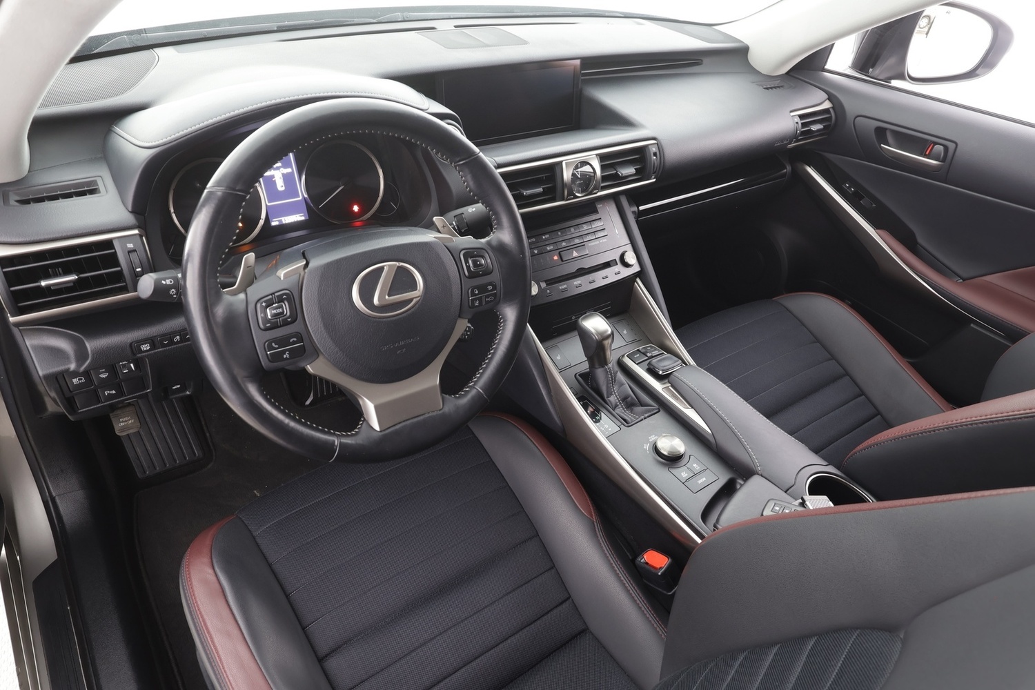 Lexus IS vaihtoauto