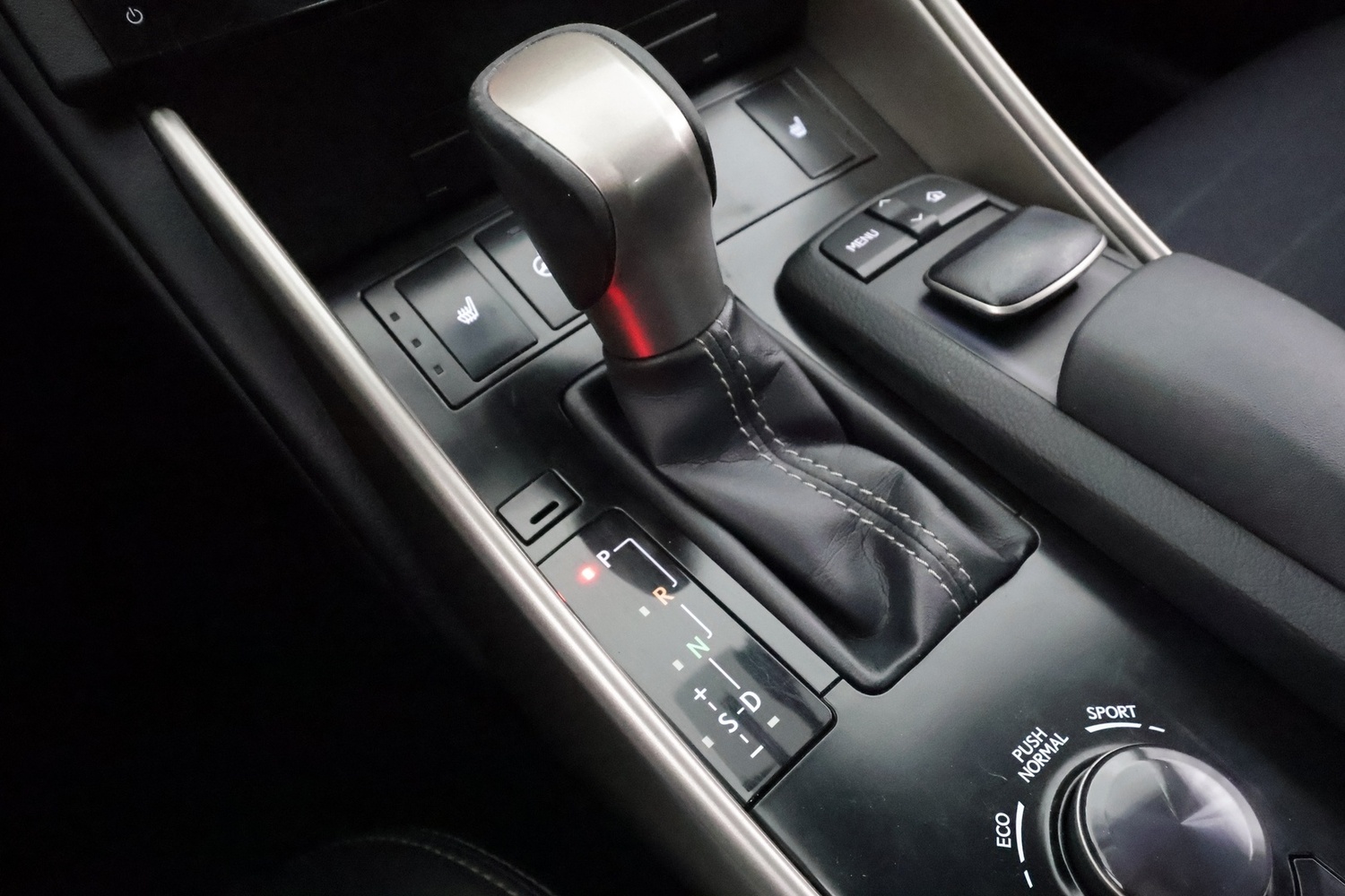 Lexus IS vaihtoauto