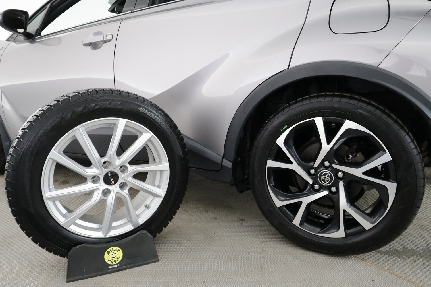 Toyota C-HR vaihtoauto