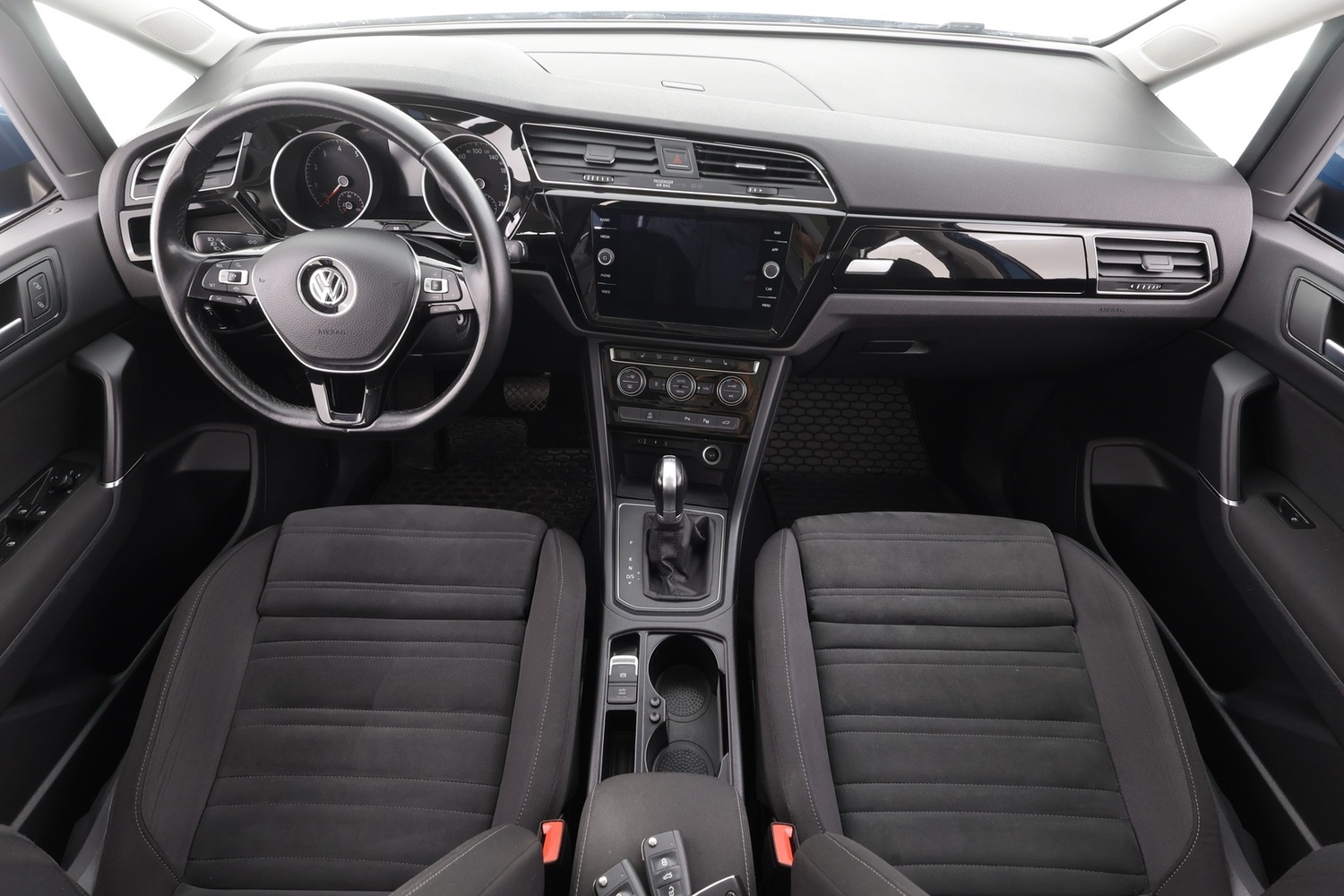 Volkswagen Touran vaihtoauto
