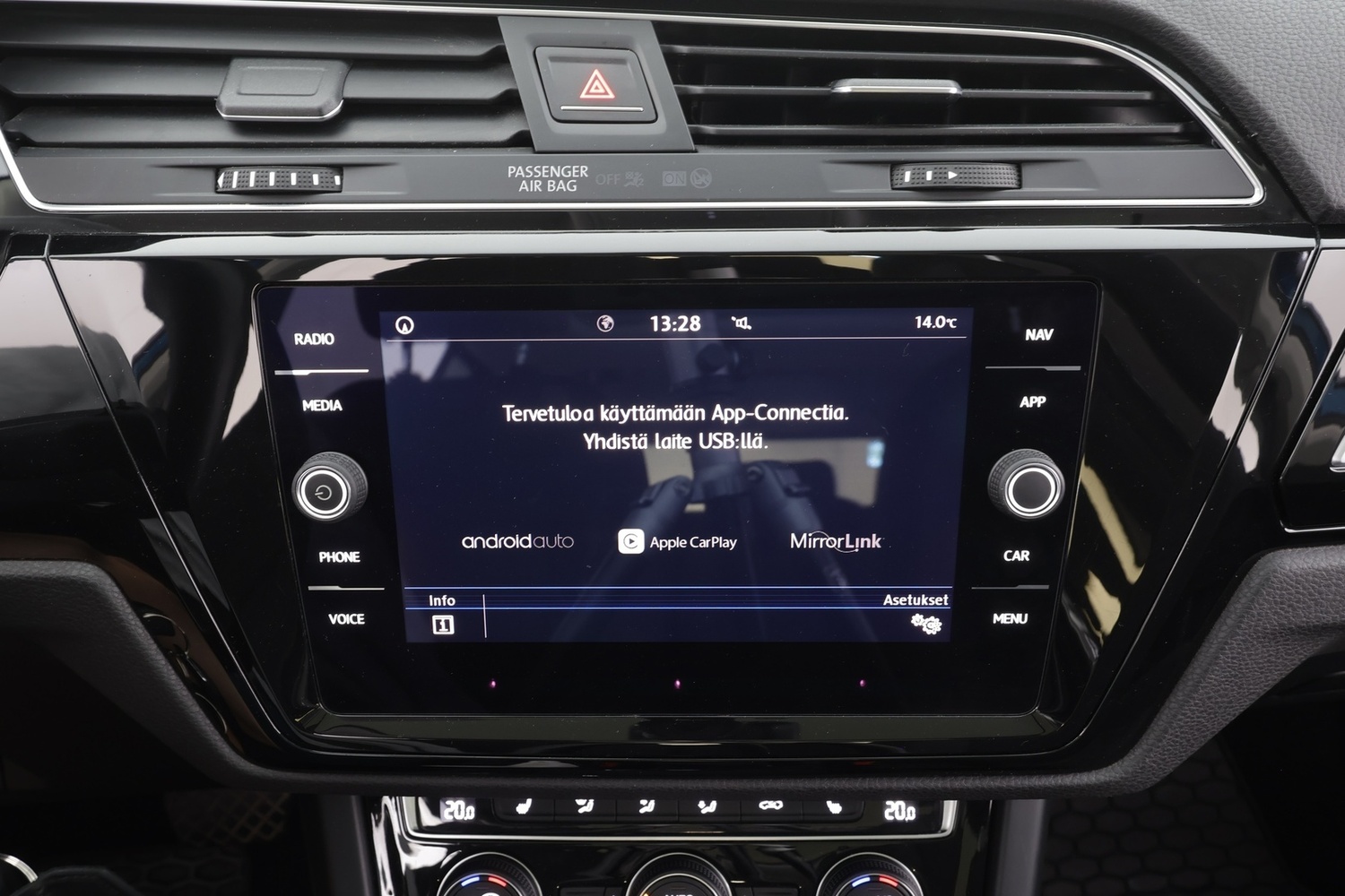 Volkswagen Touran vaihtoauto