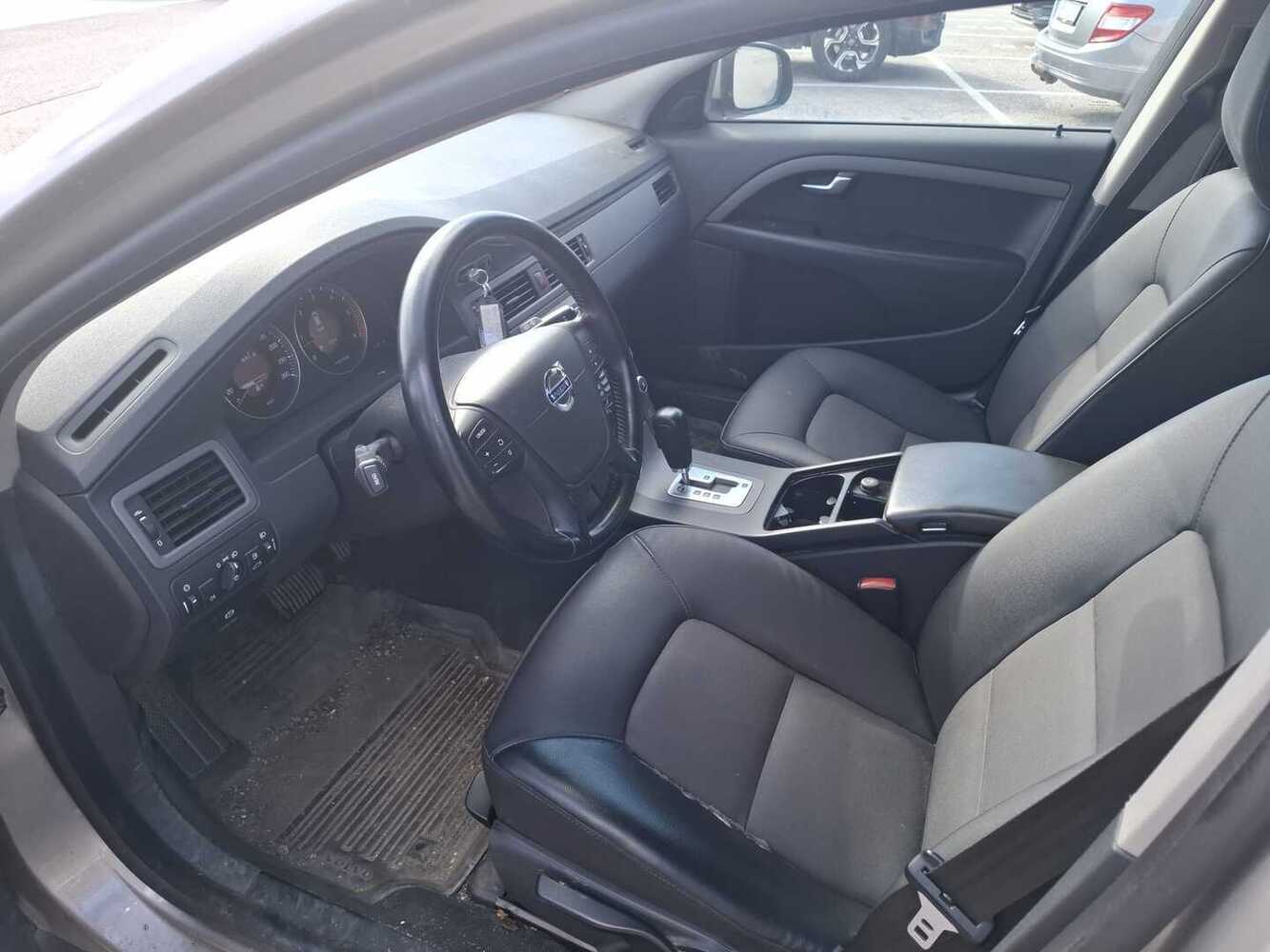 Volvo V70 vaihtoauto