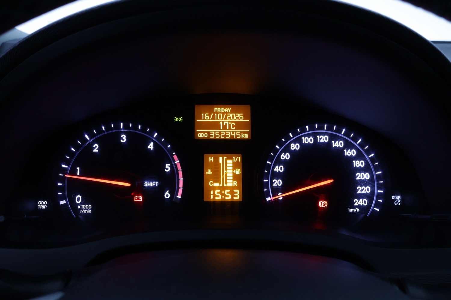 Toyota Avensis vaihtoauto