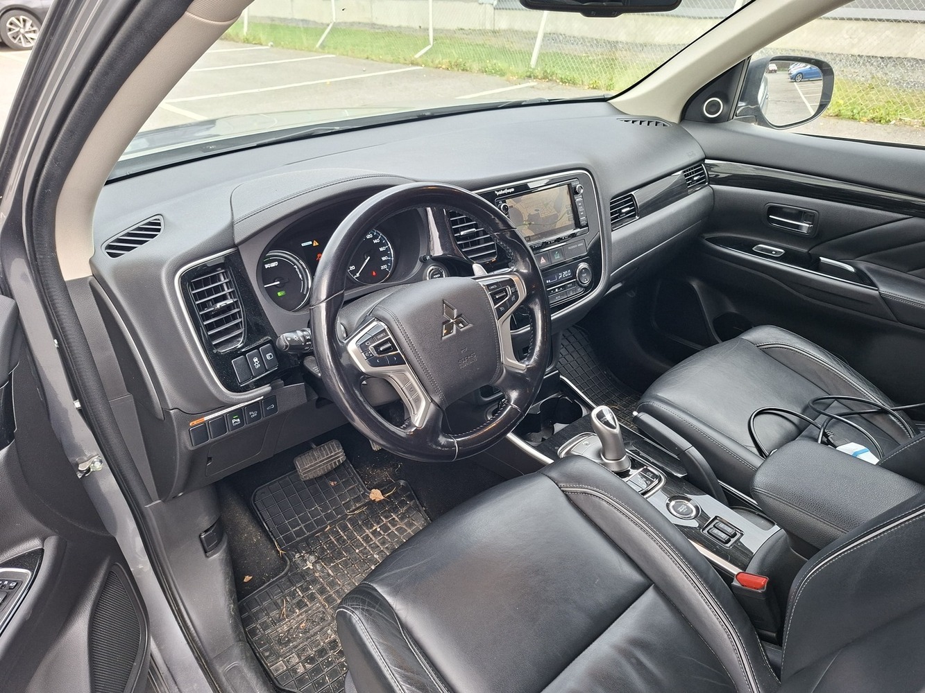 Mitsubishi Outlander PHEV vaihtoauto
