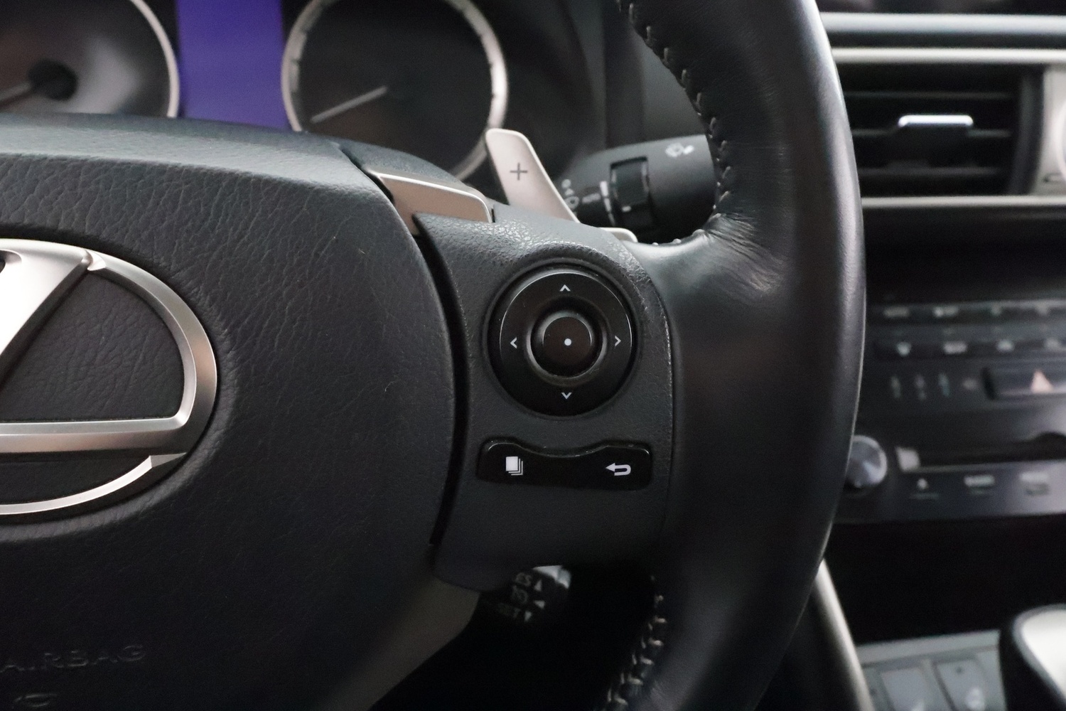 Lexus IS vaihtoauto