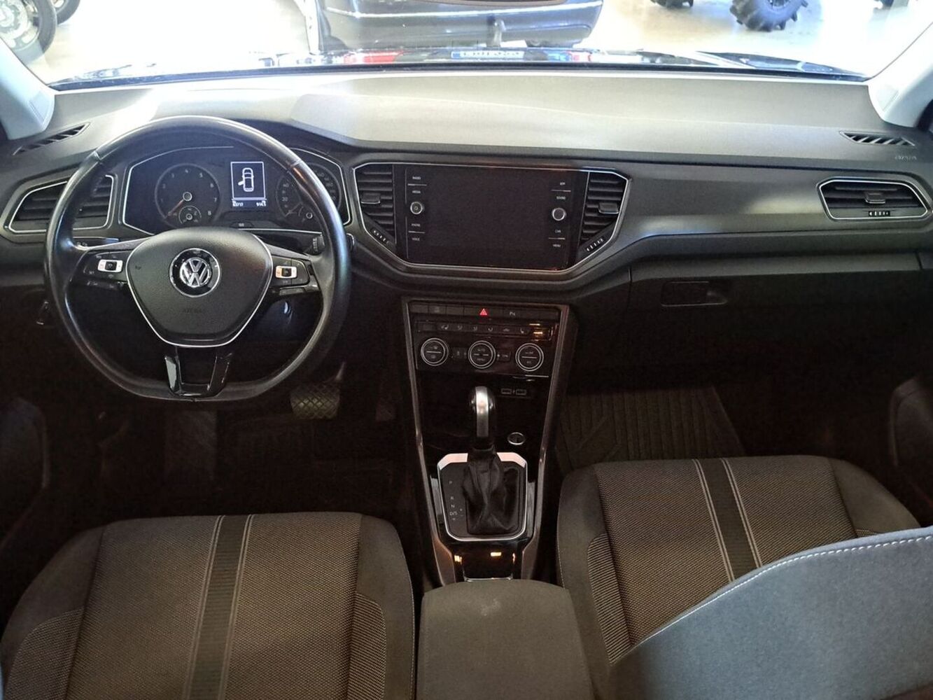 Volkswagen T-Roc vaihtoauto
