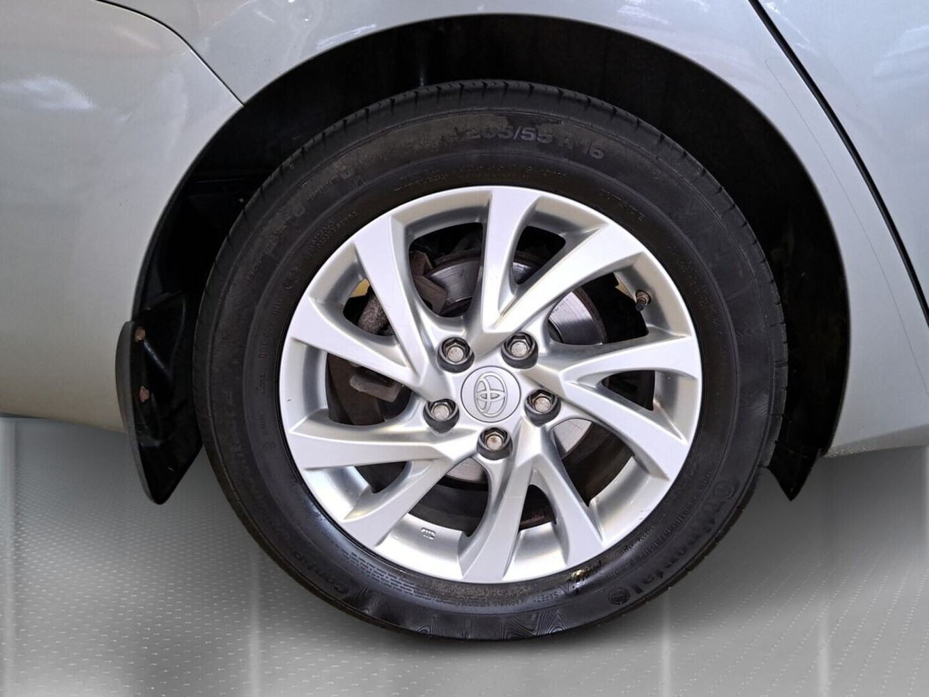 Toyota Auris vaihtoauto