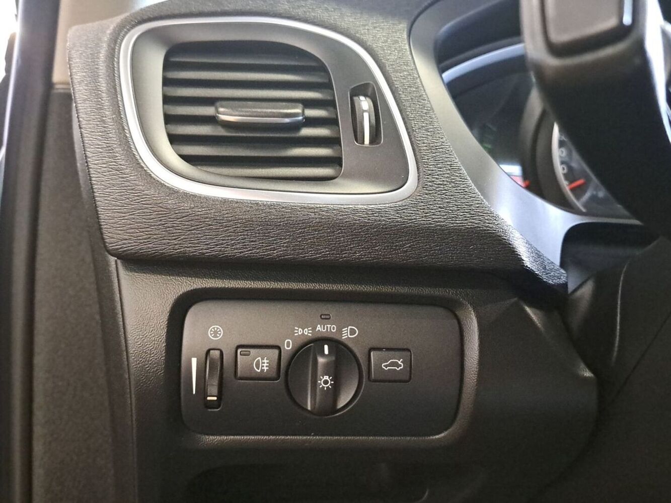 Volvo V40 vaihtoauto