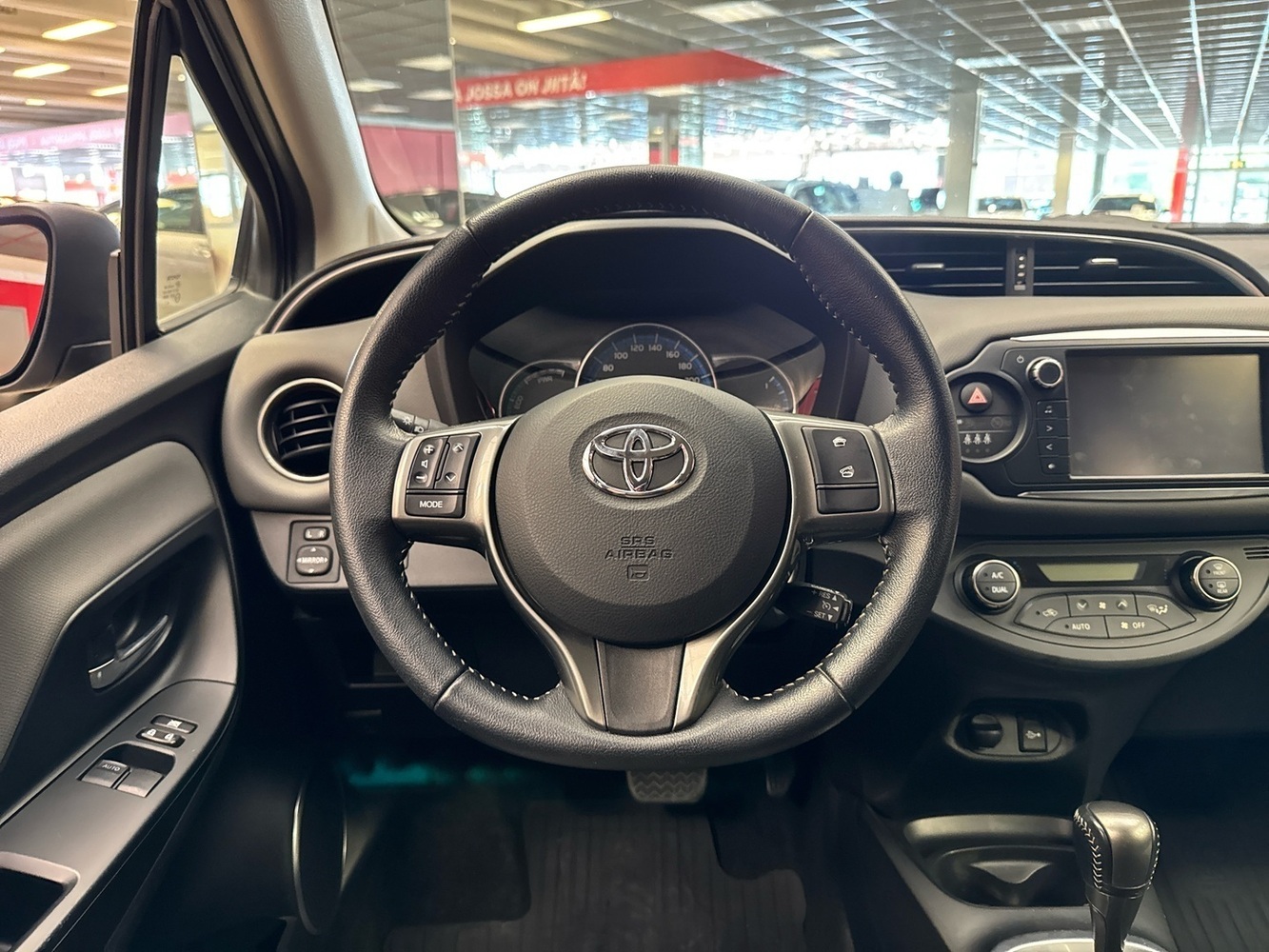 Toyota Yaris vaihtoauto