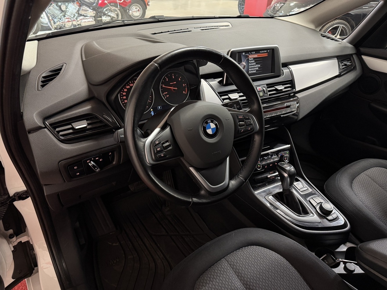 BMW 218 vaihtoauto