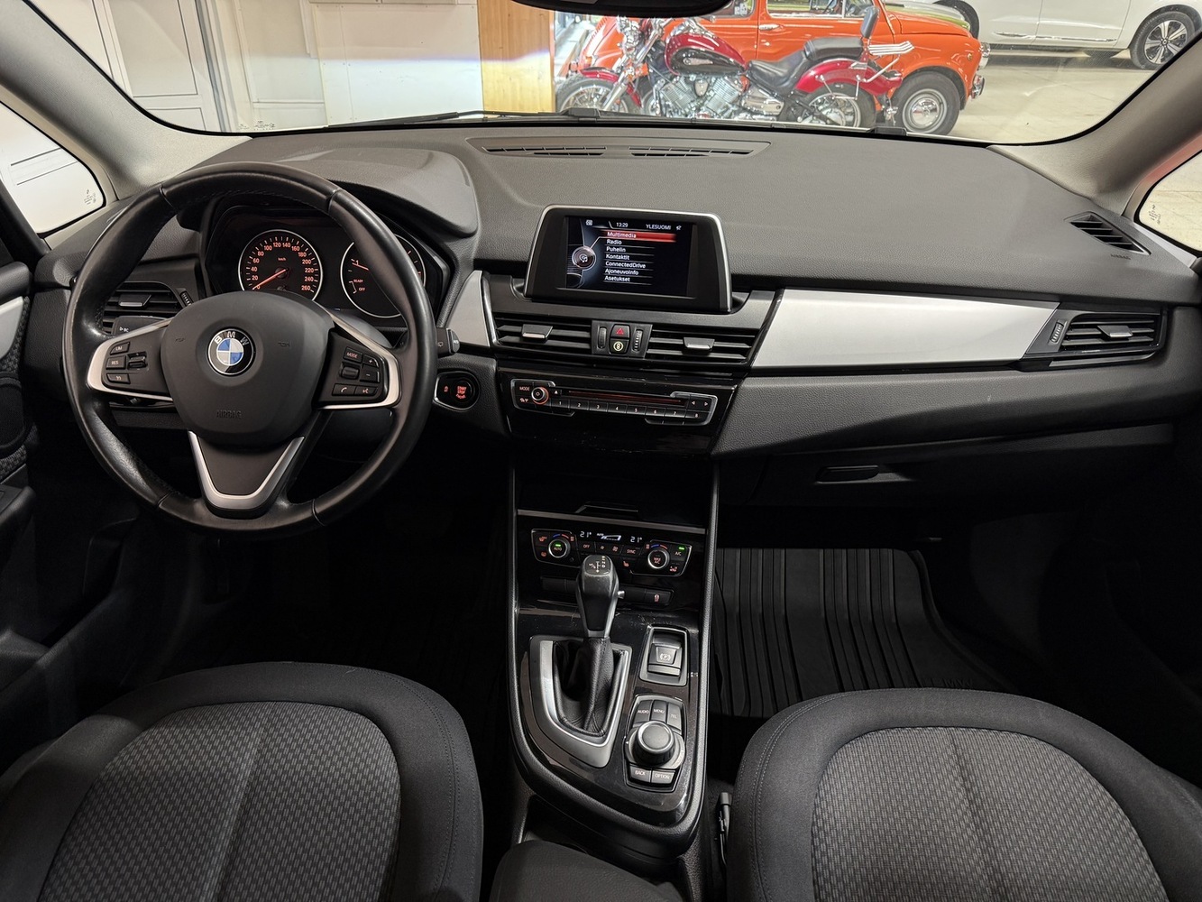 BMW 218 vaihtoauto