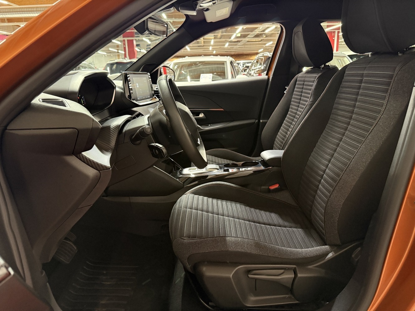 Peugeot e-2008 vaihtoauto