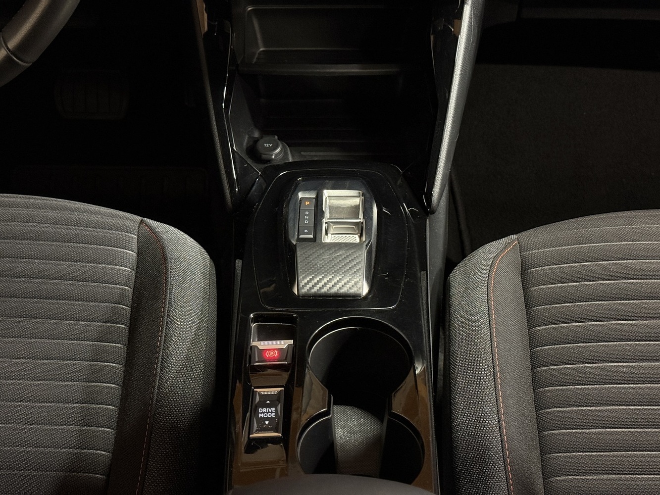 Peugeot e-2008 vaihtoauto