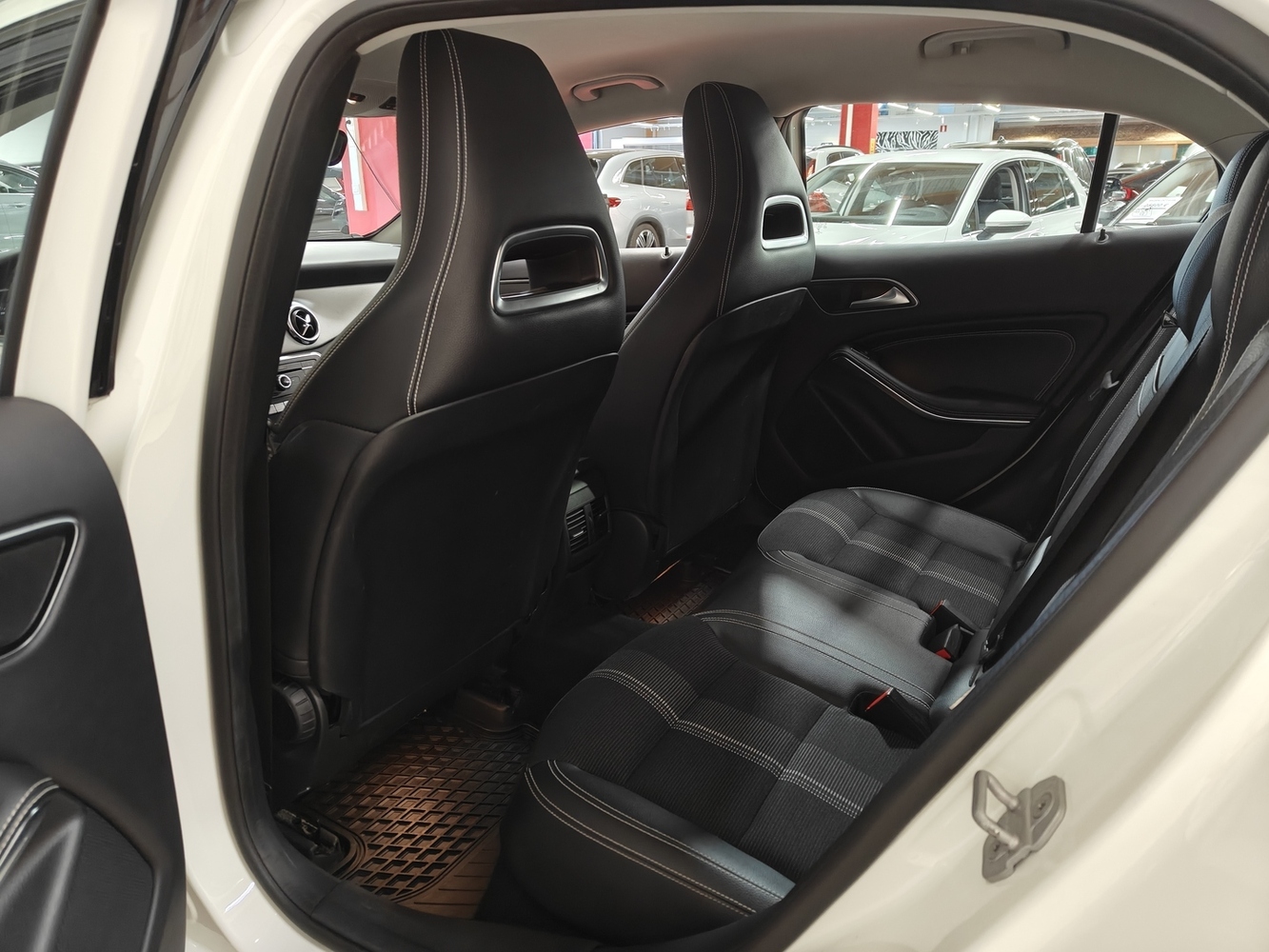 Mercedes-Benz GLA vaihtoauto
