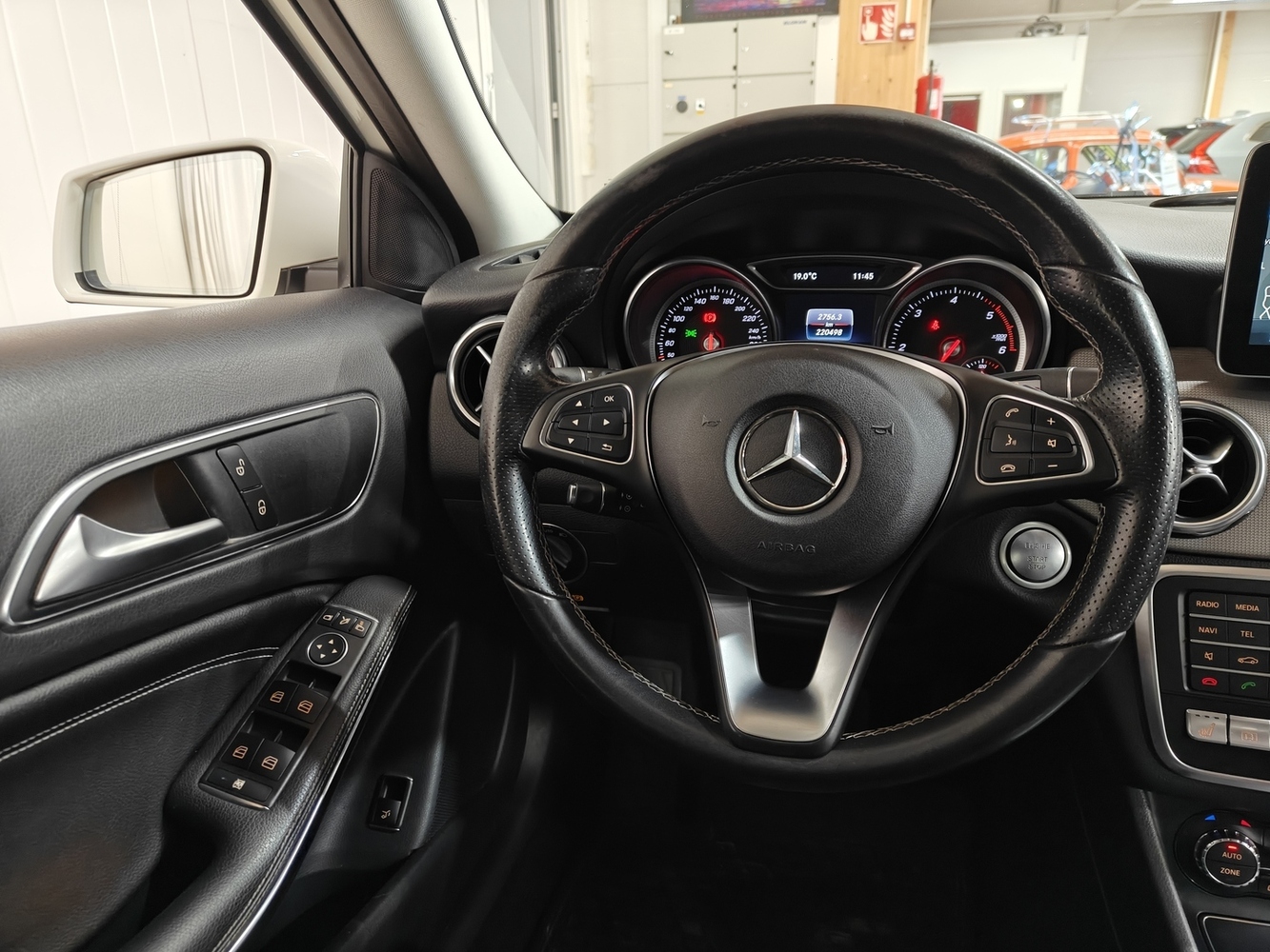 Mercedes-Benz GLA vaihtoauto