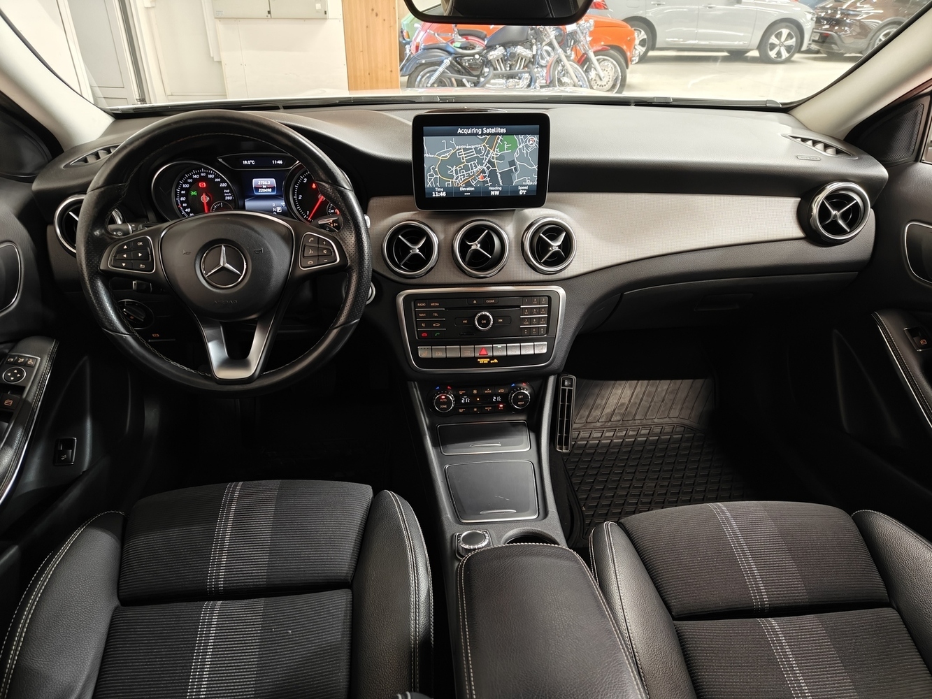 Mercedes-Benz GLA vaihtoauto