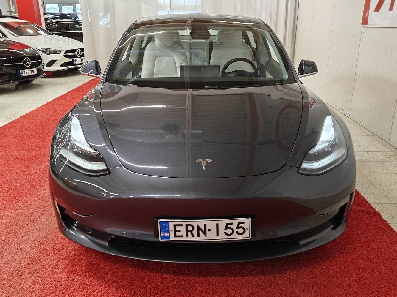 Tesla Model 3 vaihtoauto
