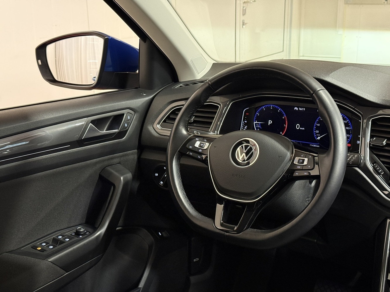 Volkswagen T-Roc vaihtoauto