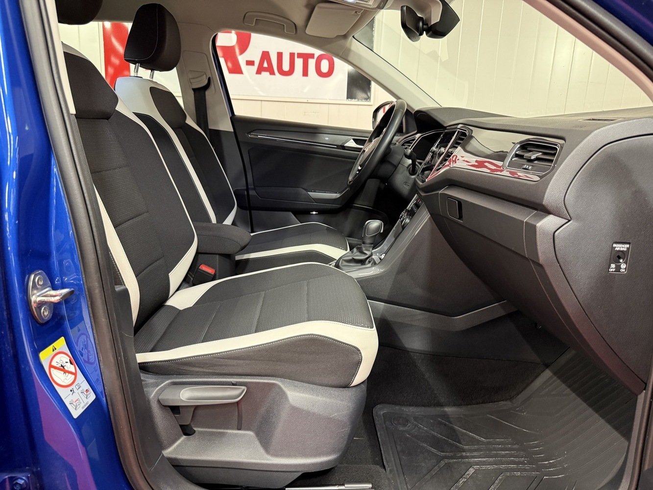 Volkswagen T-Roc vaihtoauto